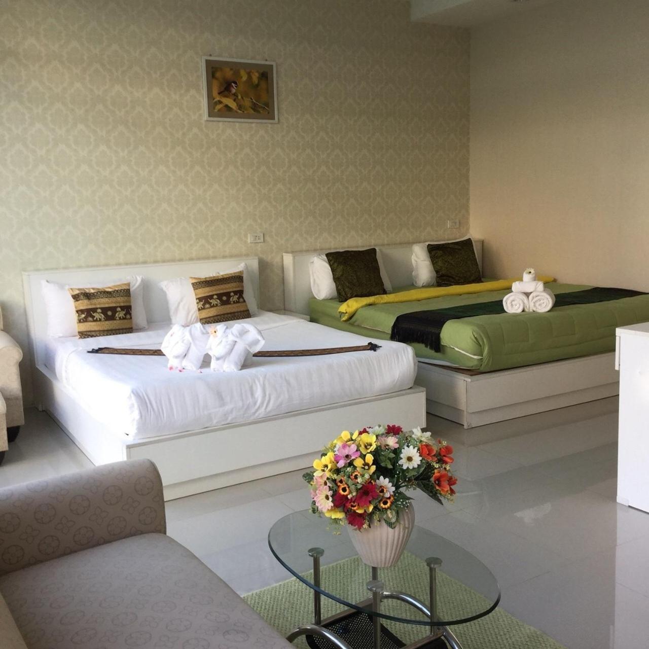 Deluxe Family Room with Pool Access  - Photo 6