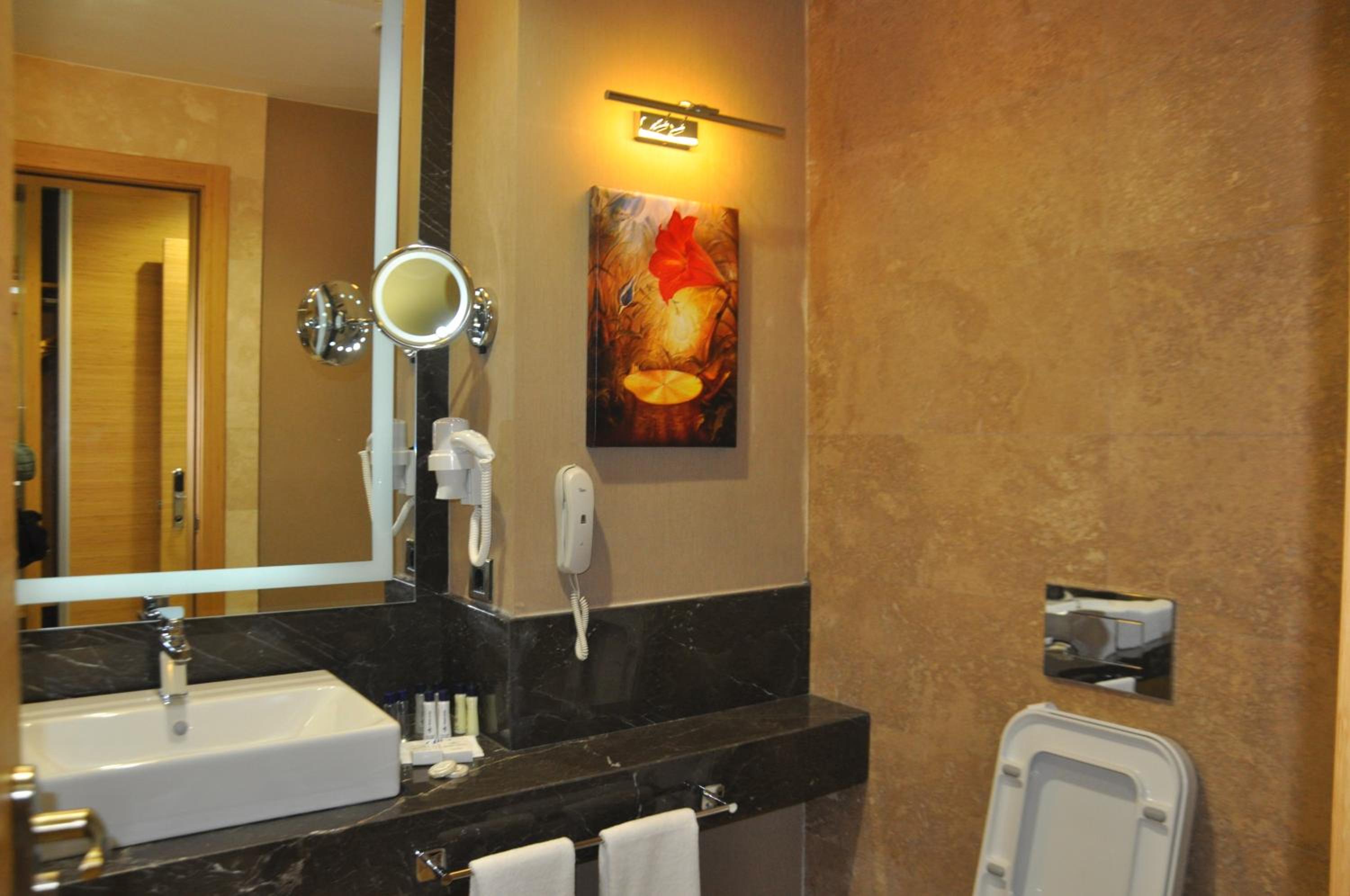 Standard Double or Twin Room - Photo 4