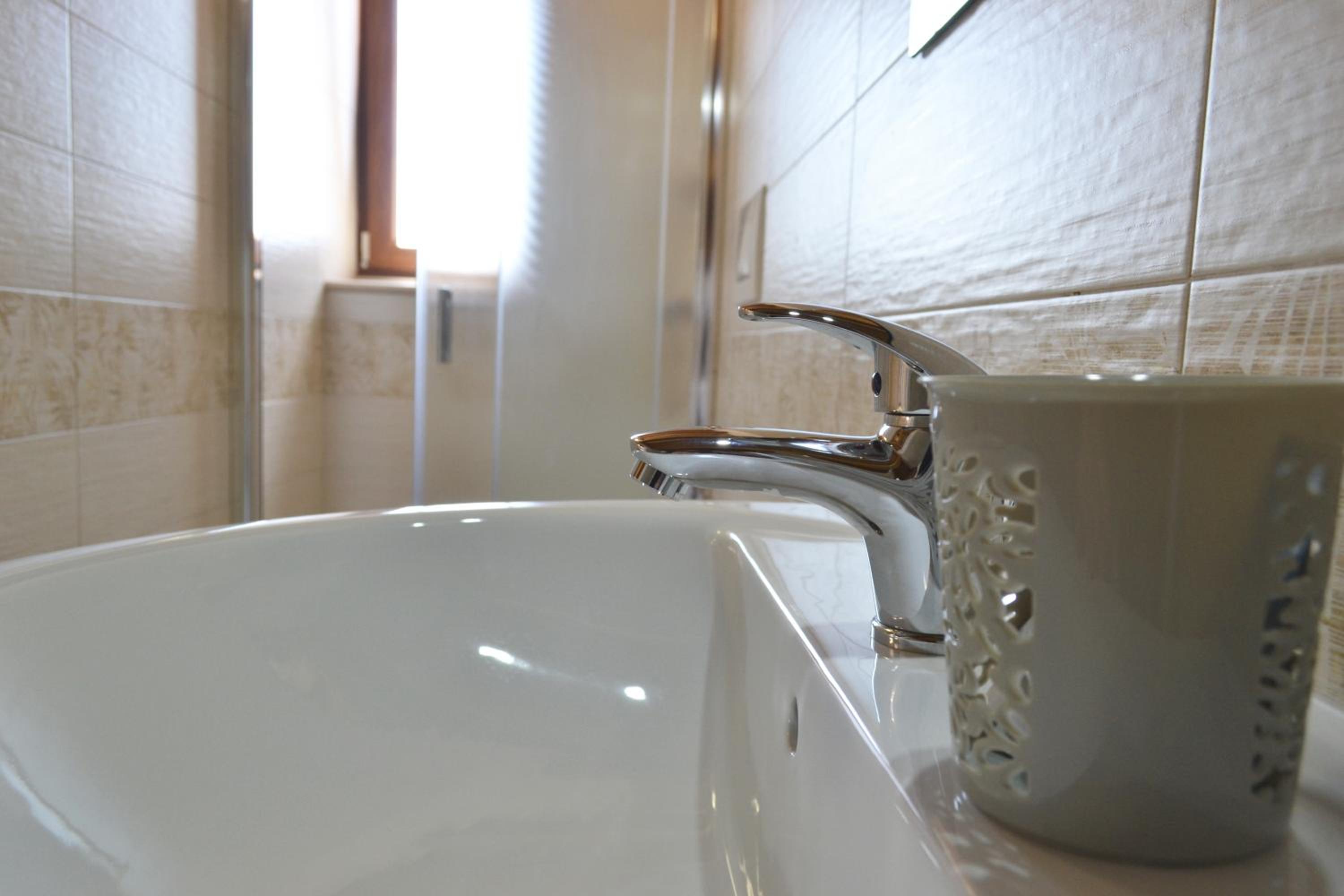 Deluxe Double or Twin Room with Mountain View - Photo 3