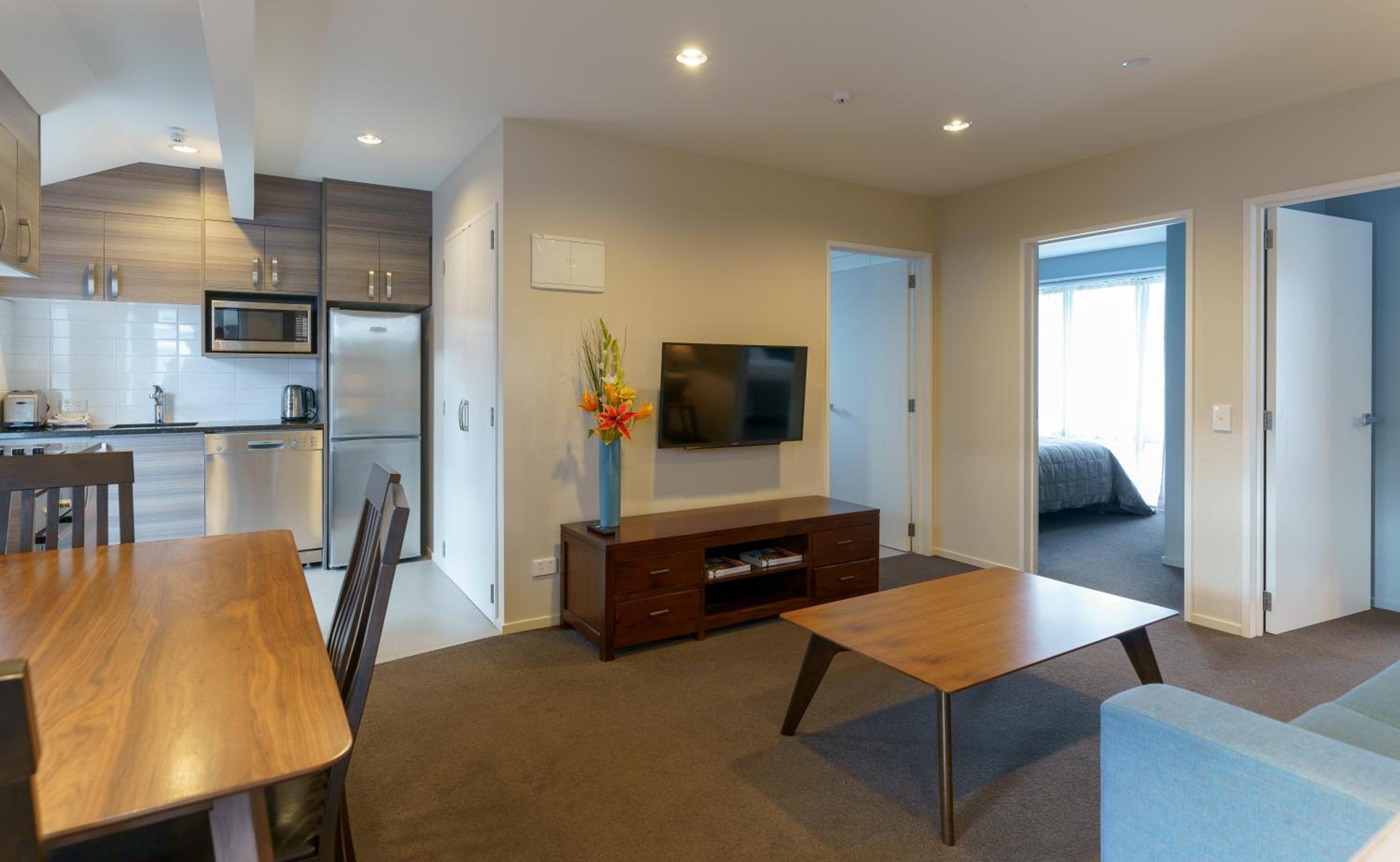 Deluxe Two-Bedroom Apartment photo 2
