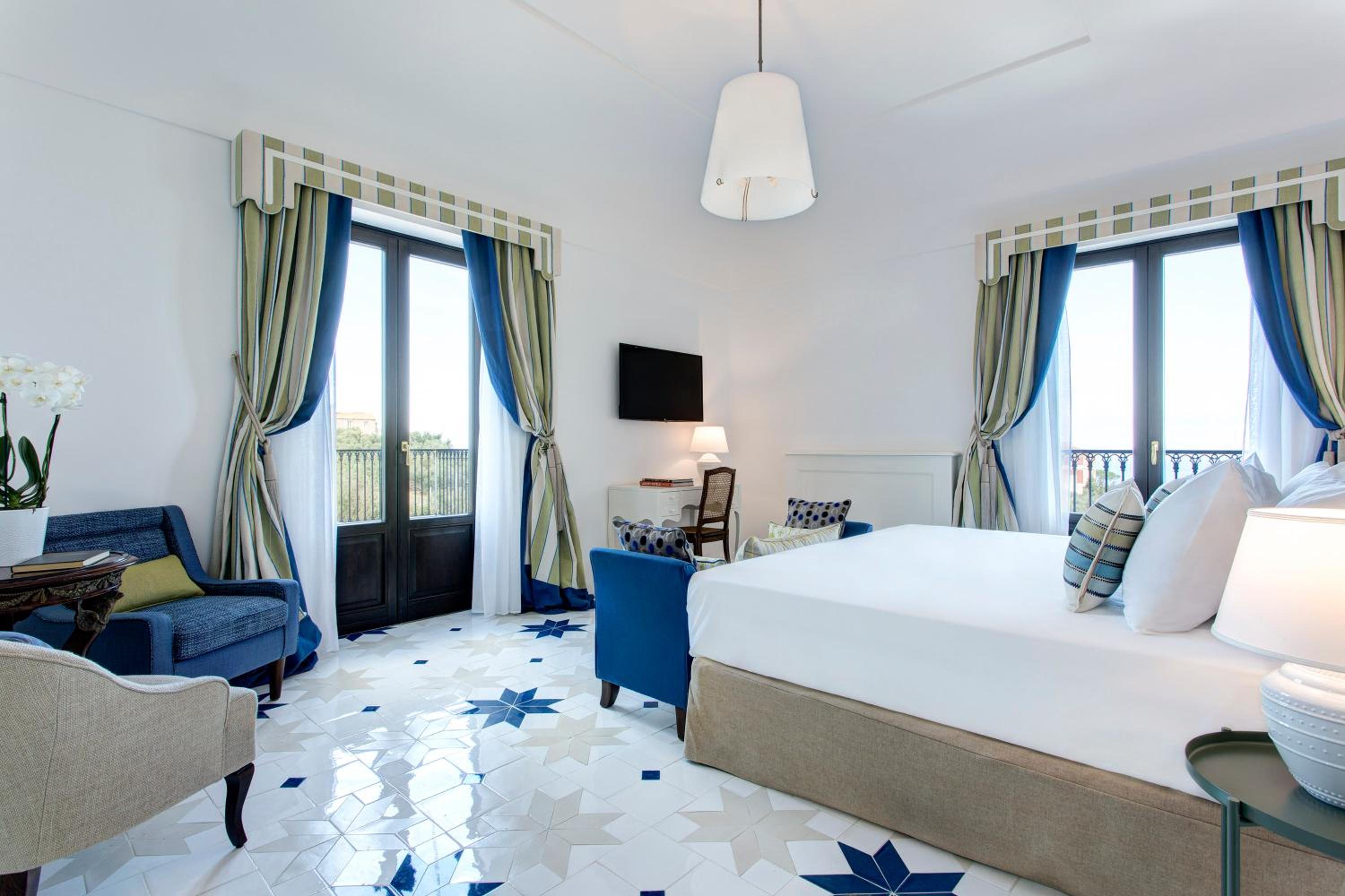 Deluxe Double or Twin Room with Sea View and Terrace