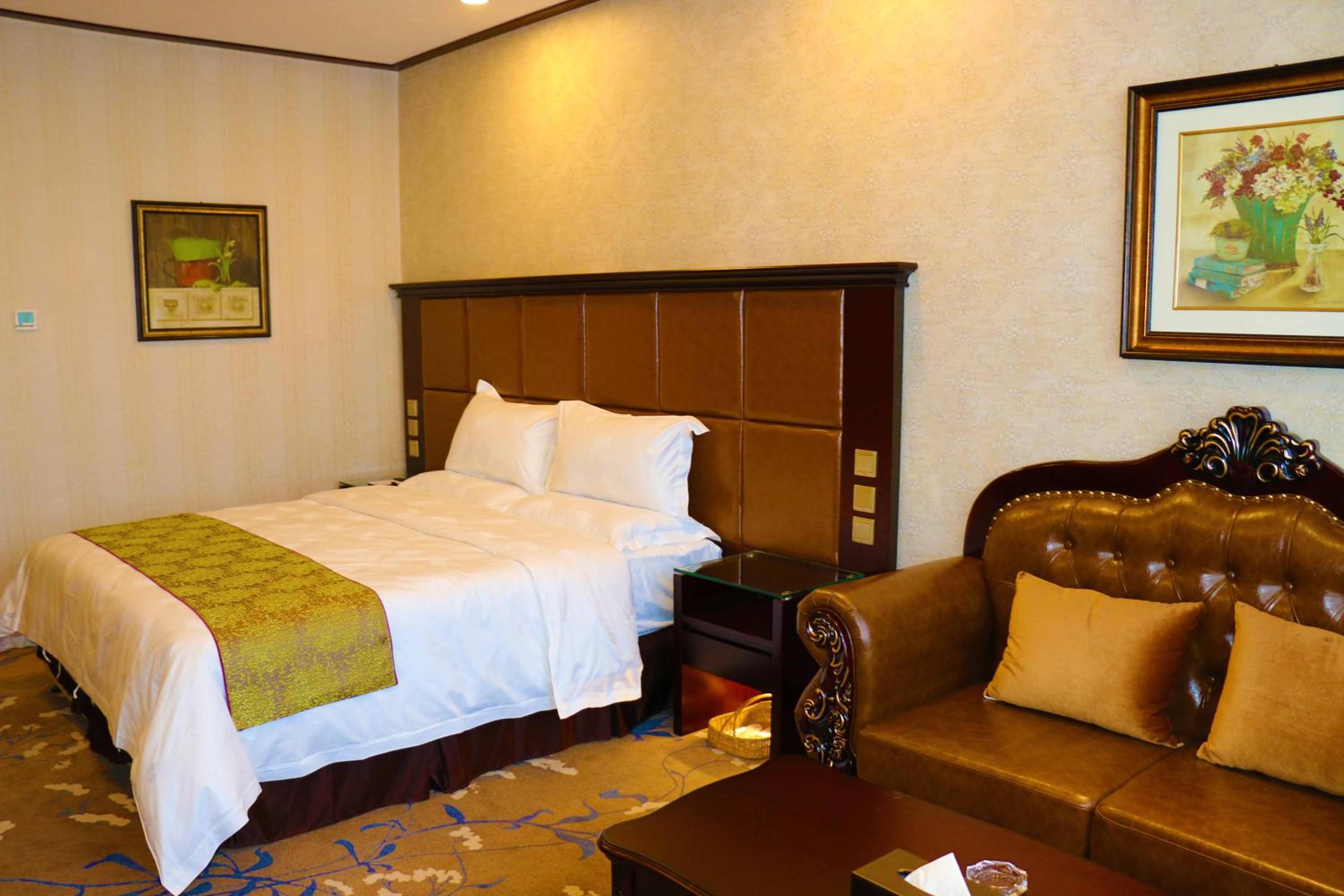 Mainland Chines Citizens - Deluxe Room photo 3