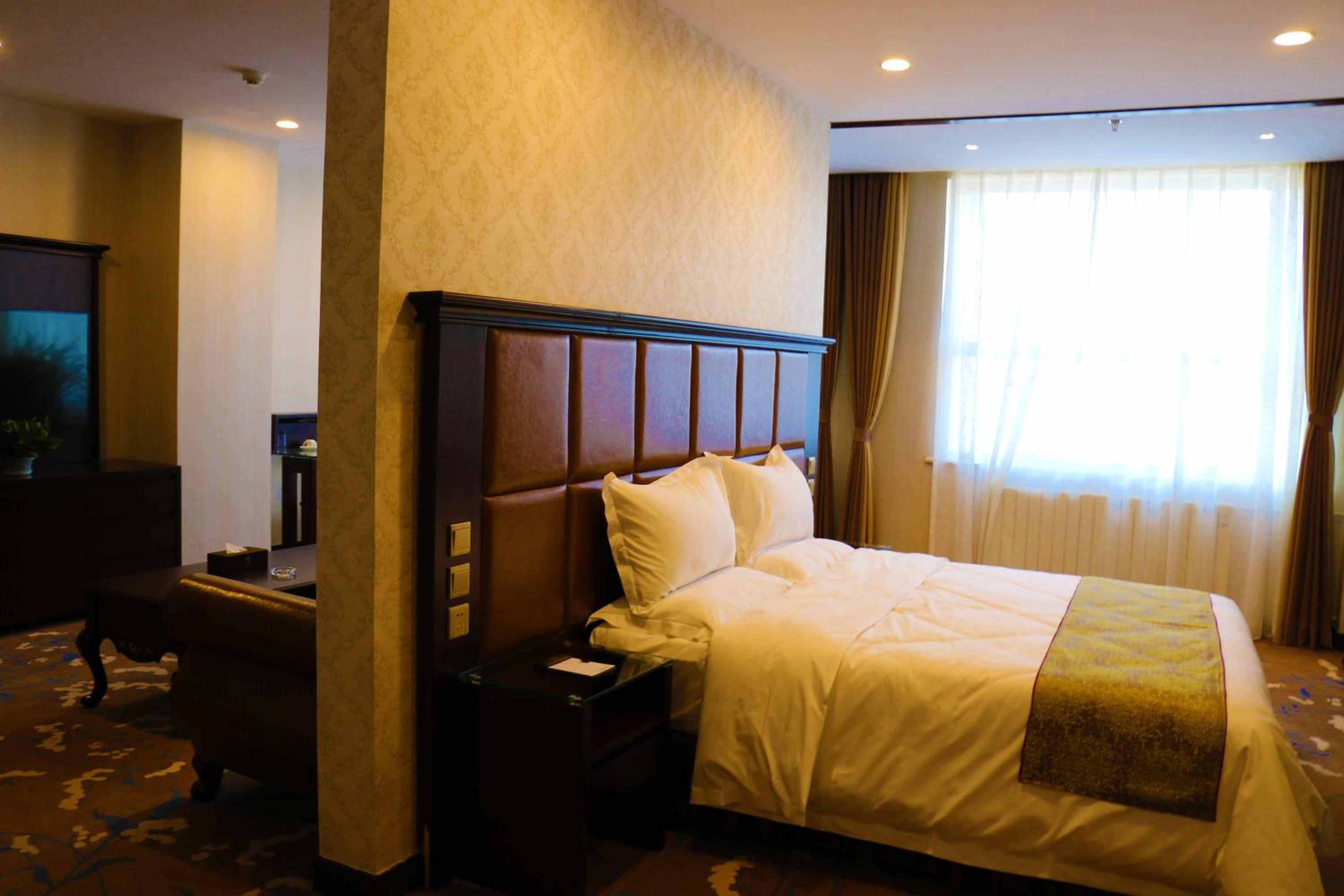 Mainland Chines Citizens - Superior Suite photo 2