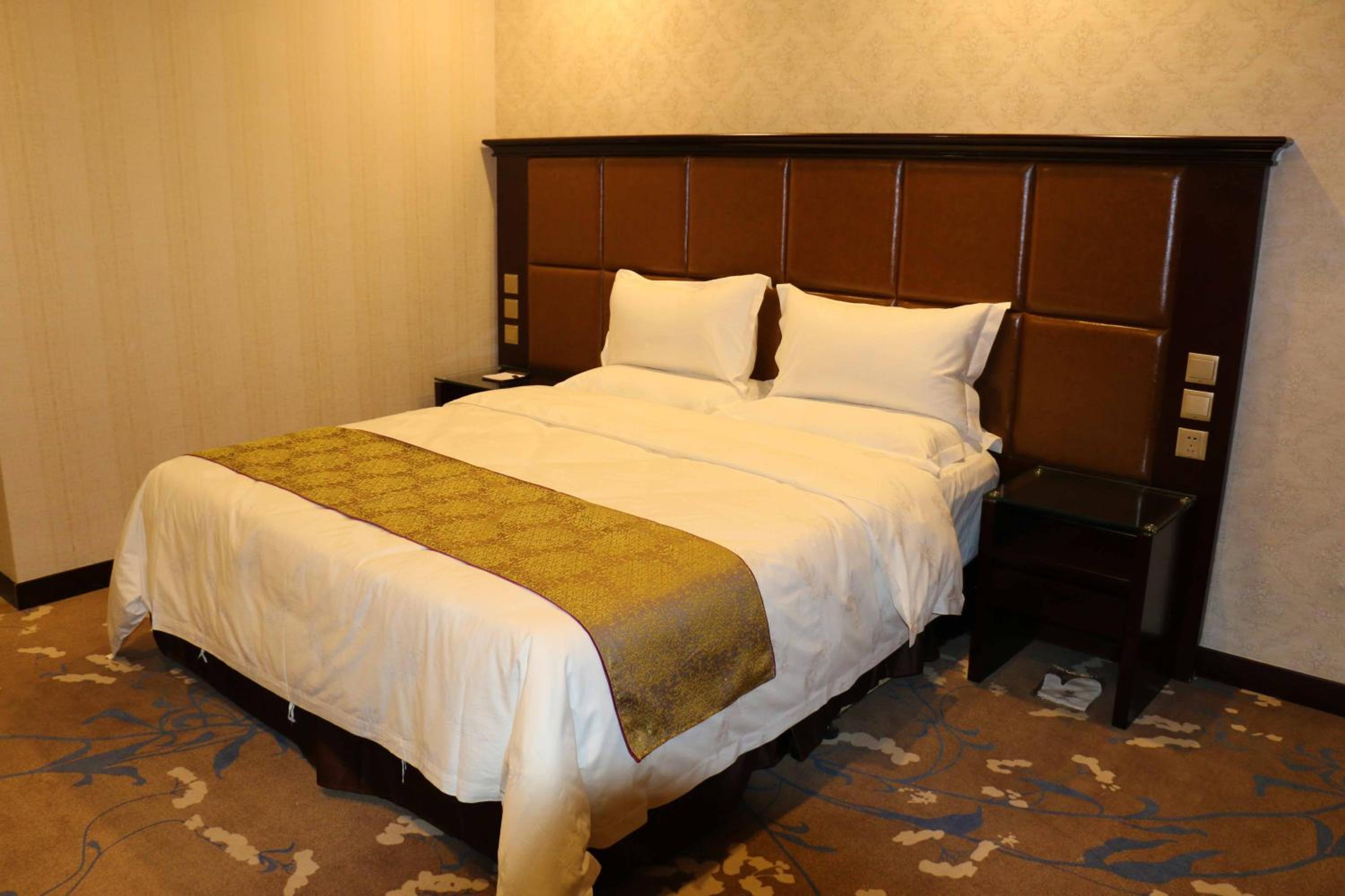 Mainland Chines Citizens - King Room photo 2