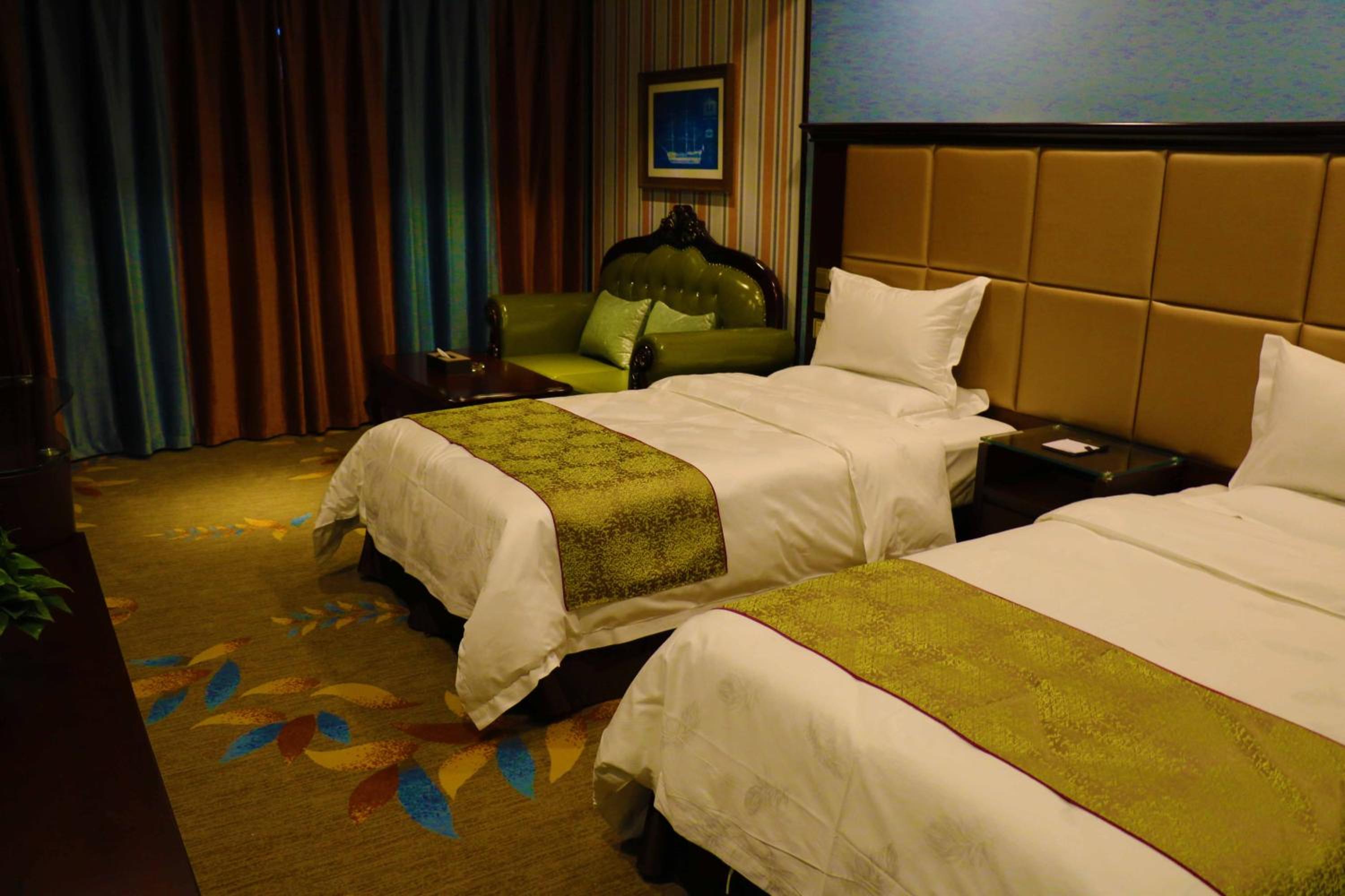 Mainland Chines Citizens - Deluxe Twin Room photo 1