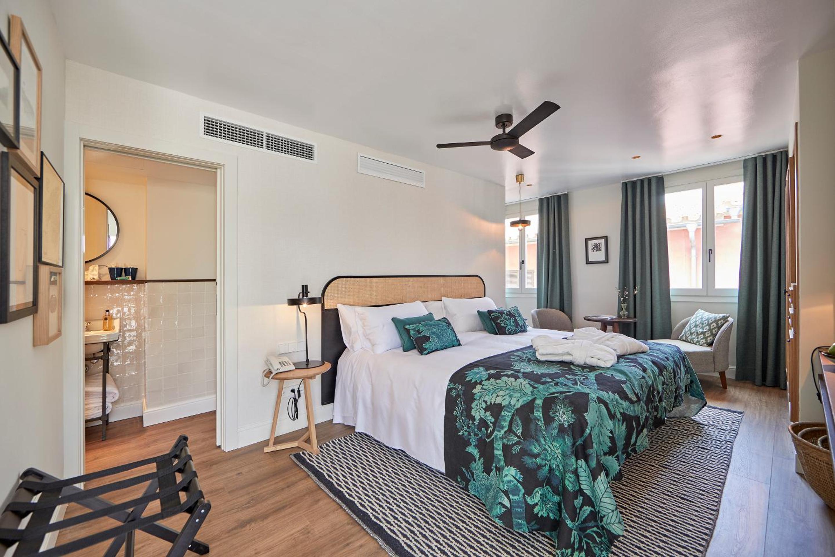 Superior Double Room - Photo 9