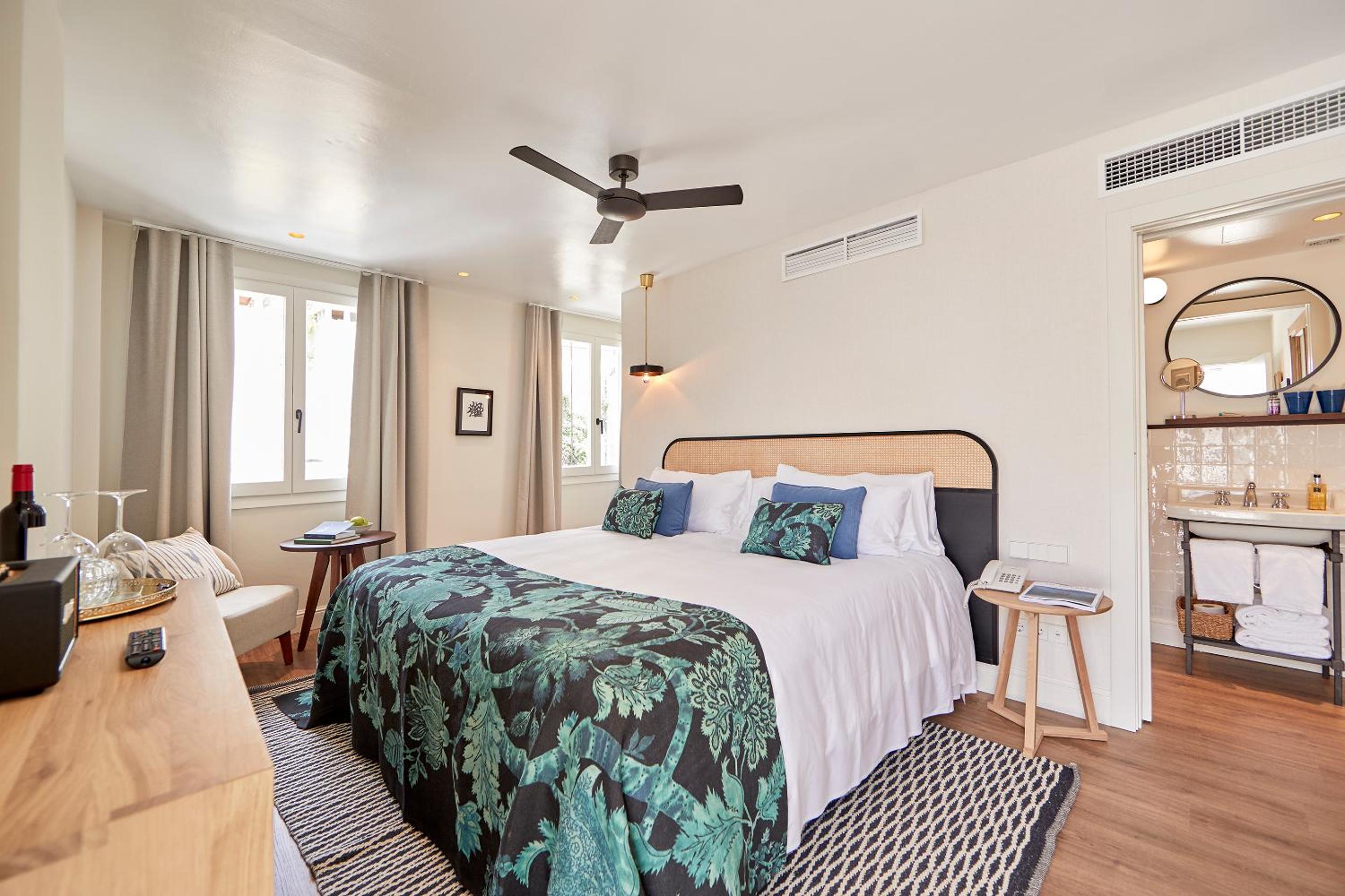 Superior Double Room - Photo 2