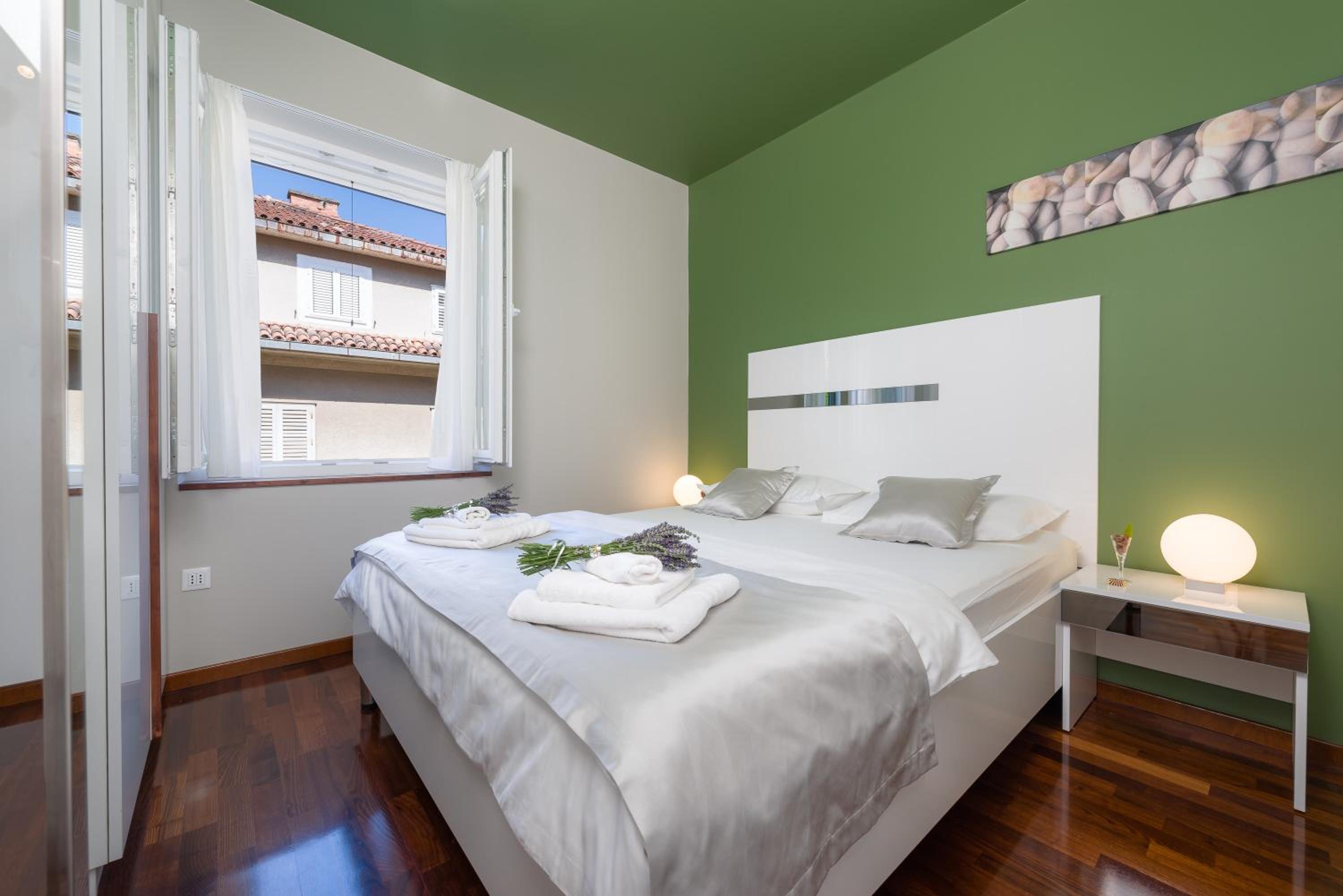 Luxury Triple Room