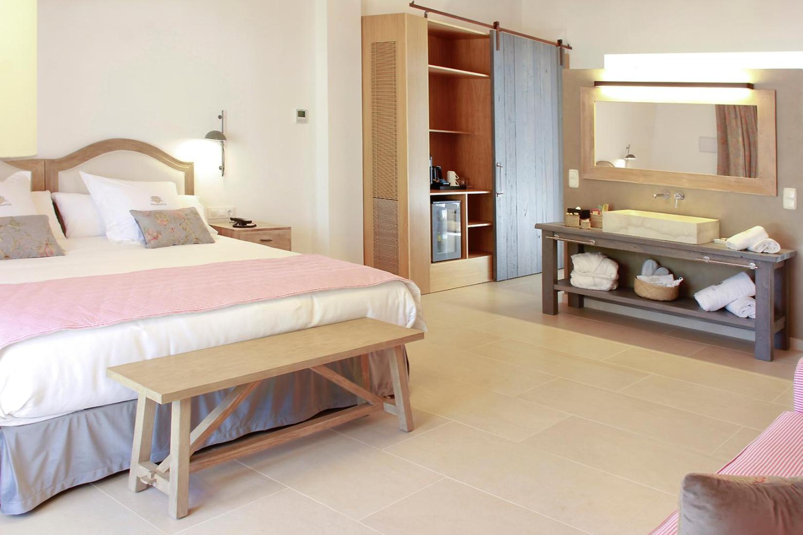 Junior Suite with Private Pool photo 3
