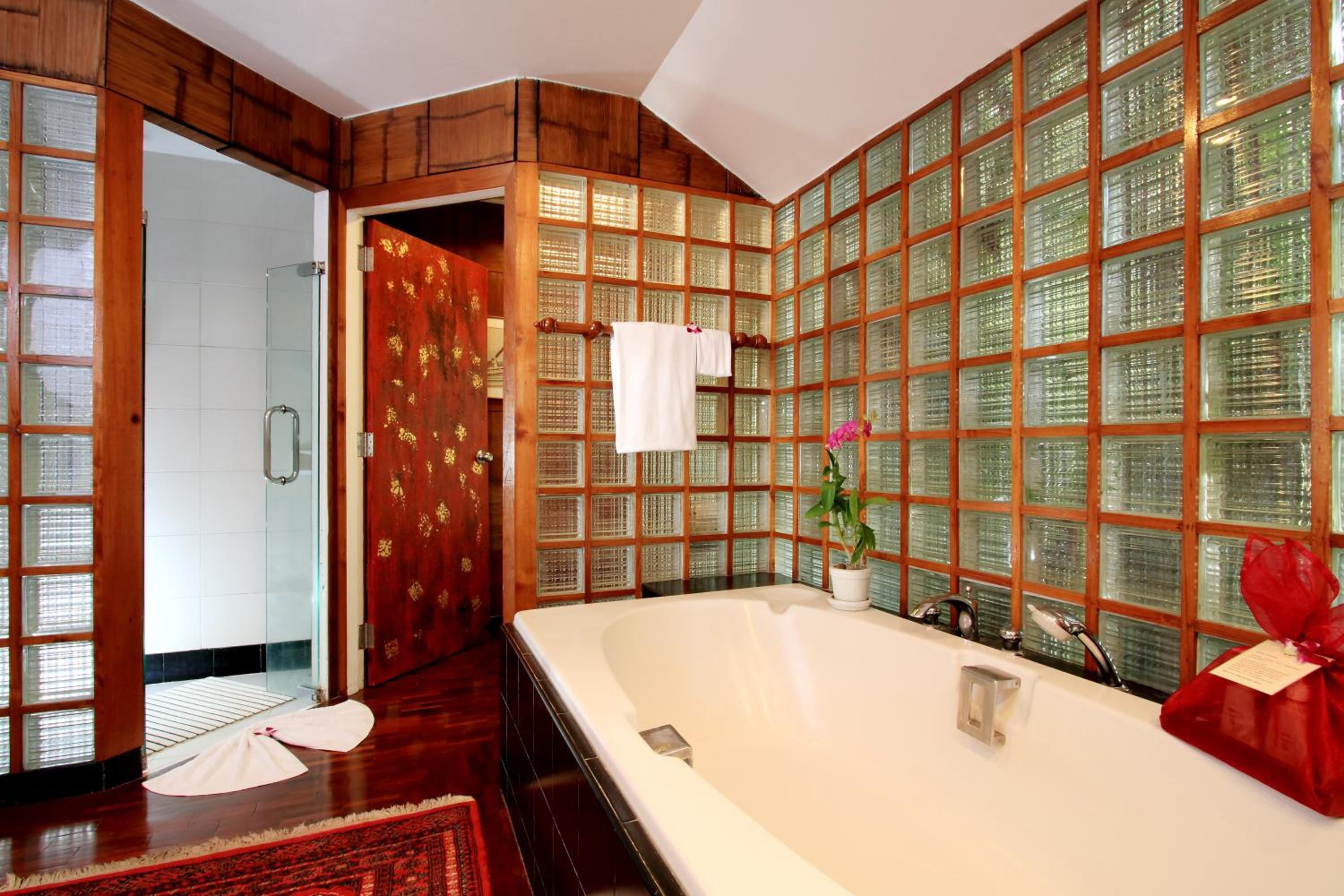 Suite4 - Photo 4