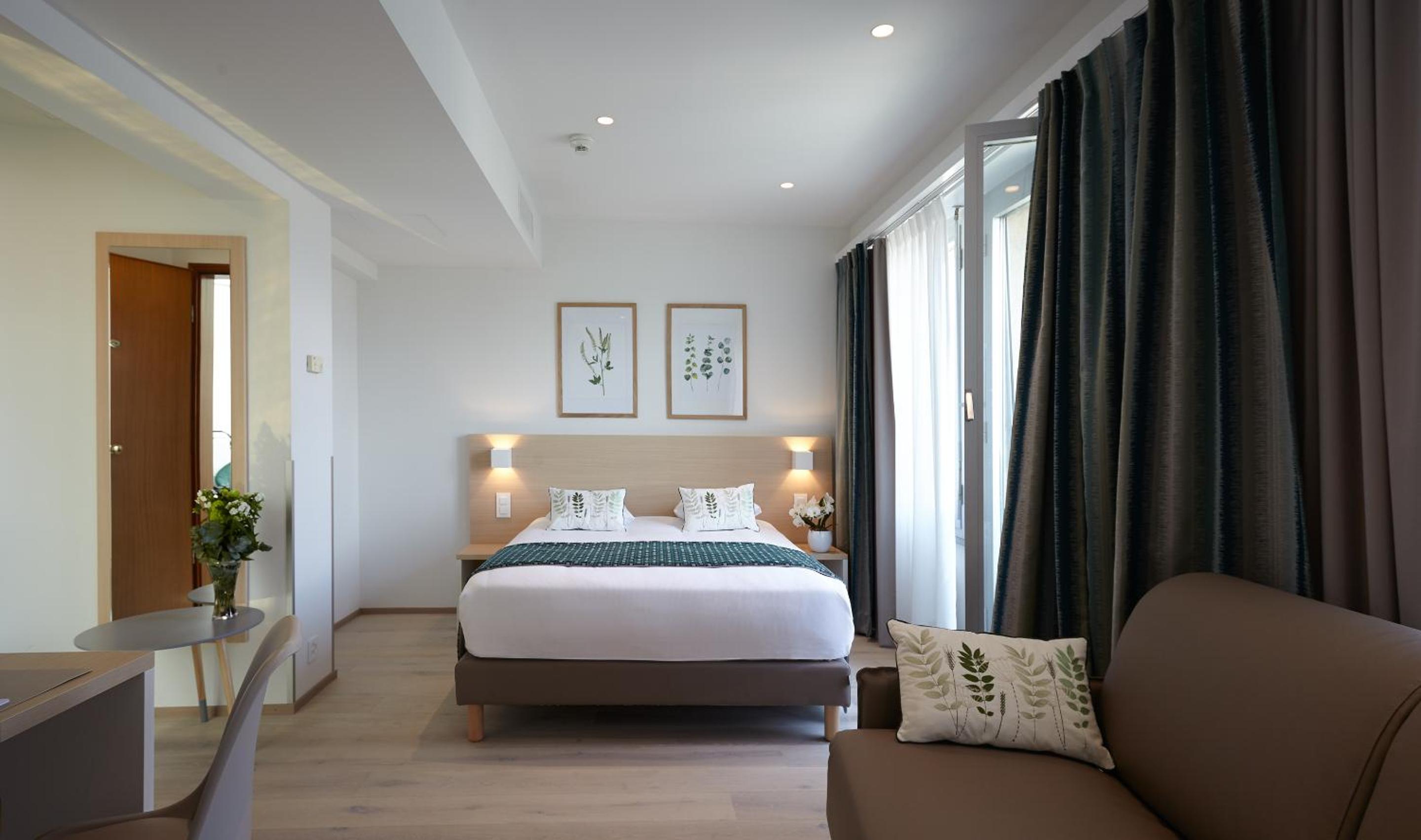 Superior Double Room - Photo 12