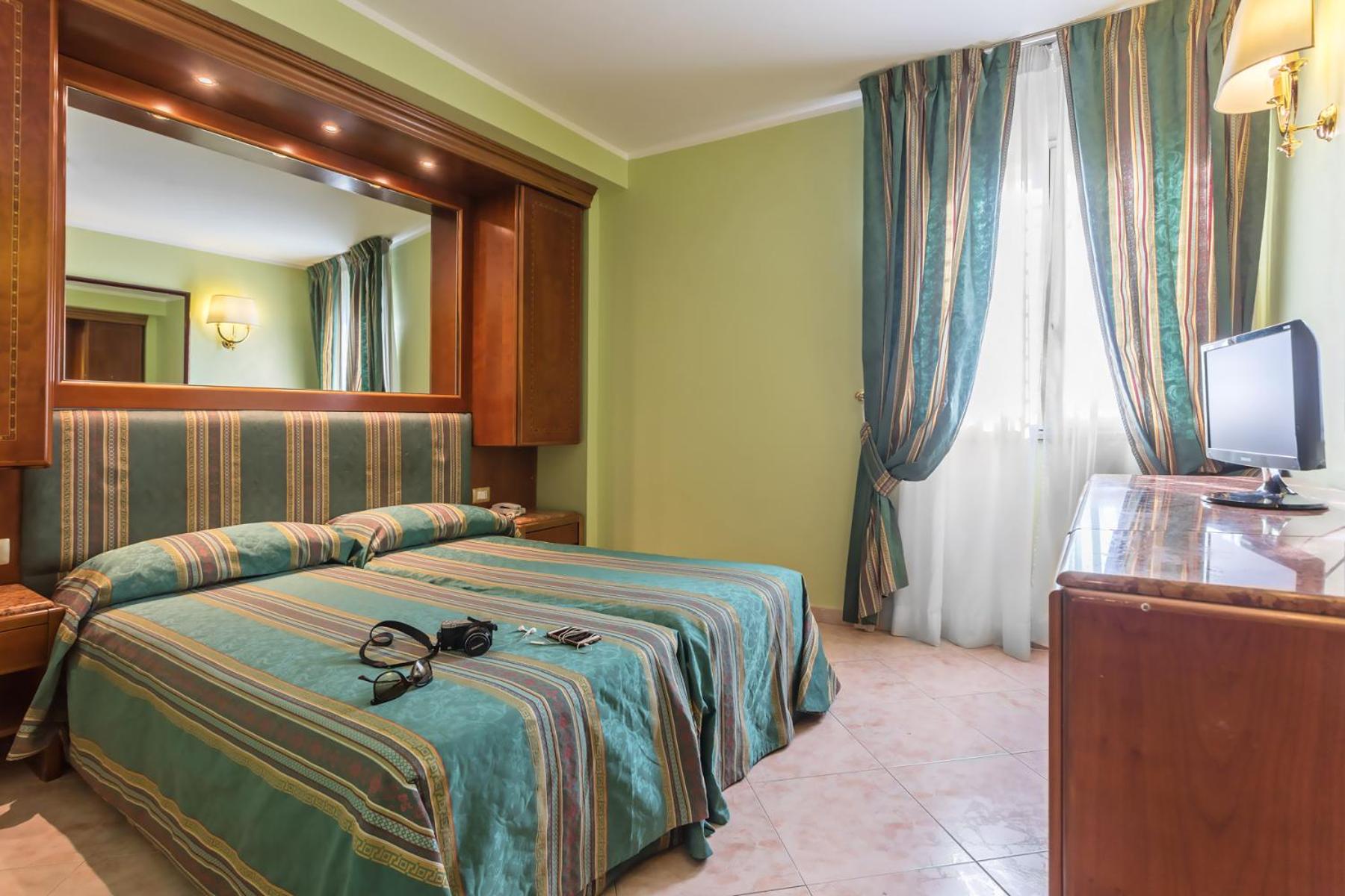 Standard Double or Twin Room photo 2