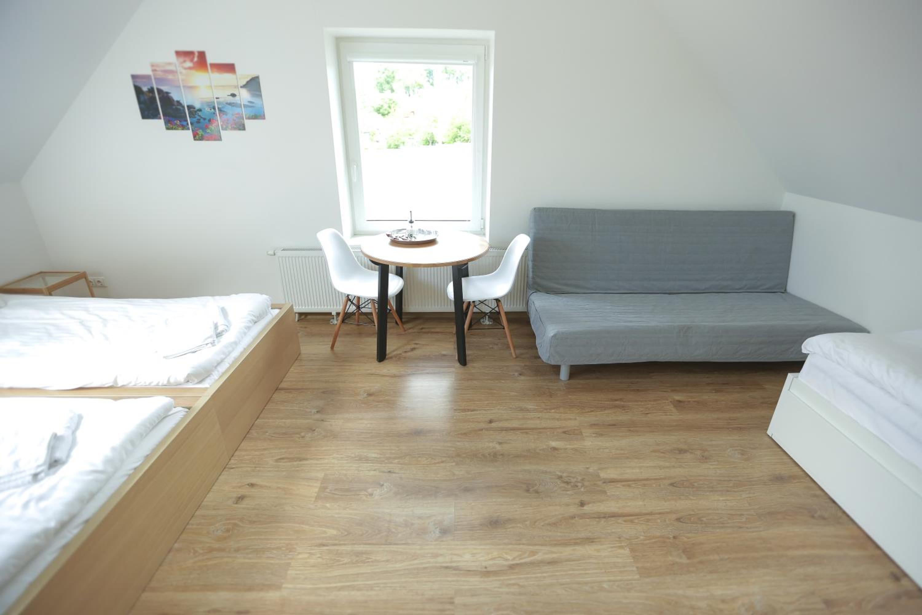 Family Room with Lake View - Photo 3