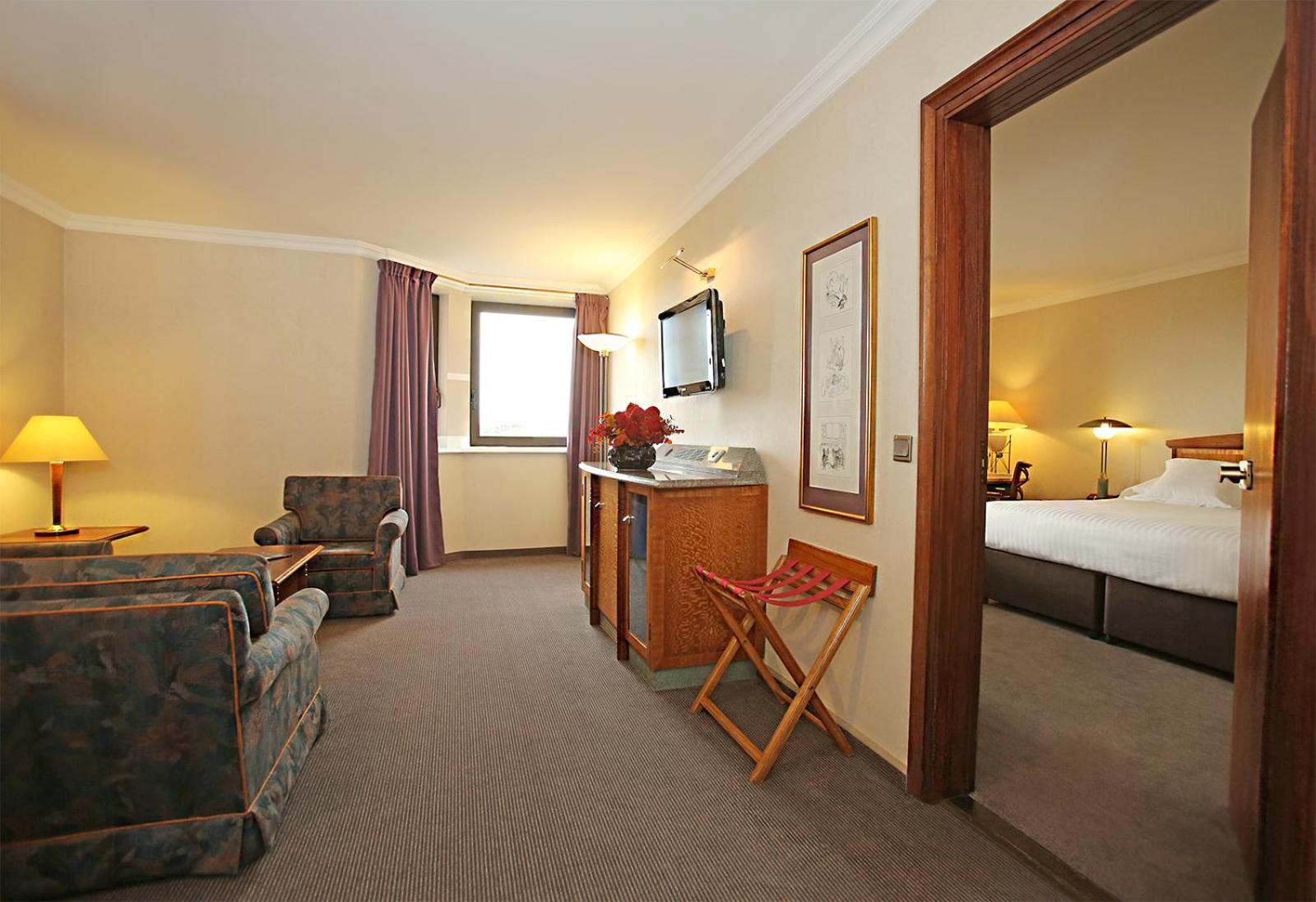 Studio Suite with Double Bed - Photo 3