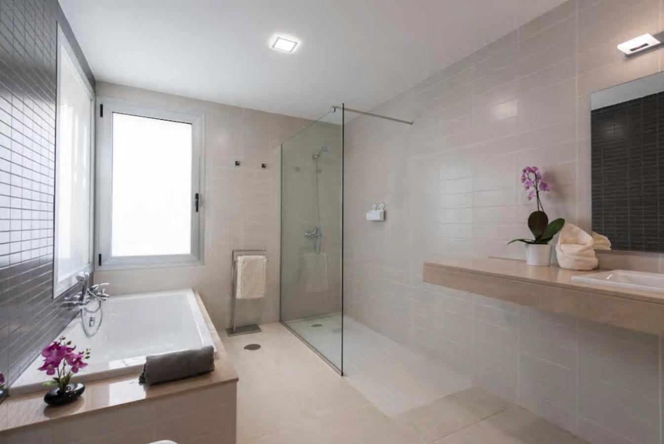 Two-Bedroom House photo 2