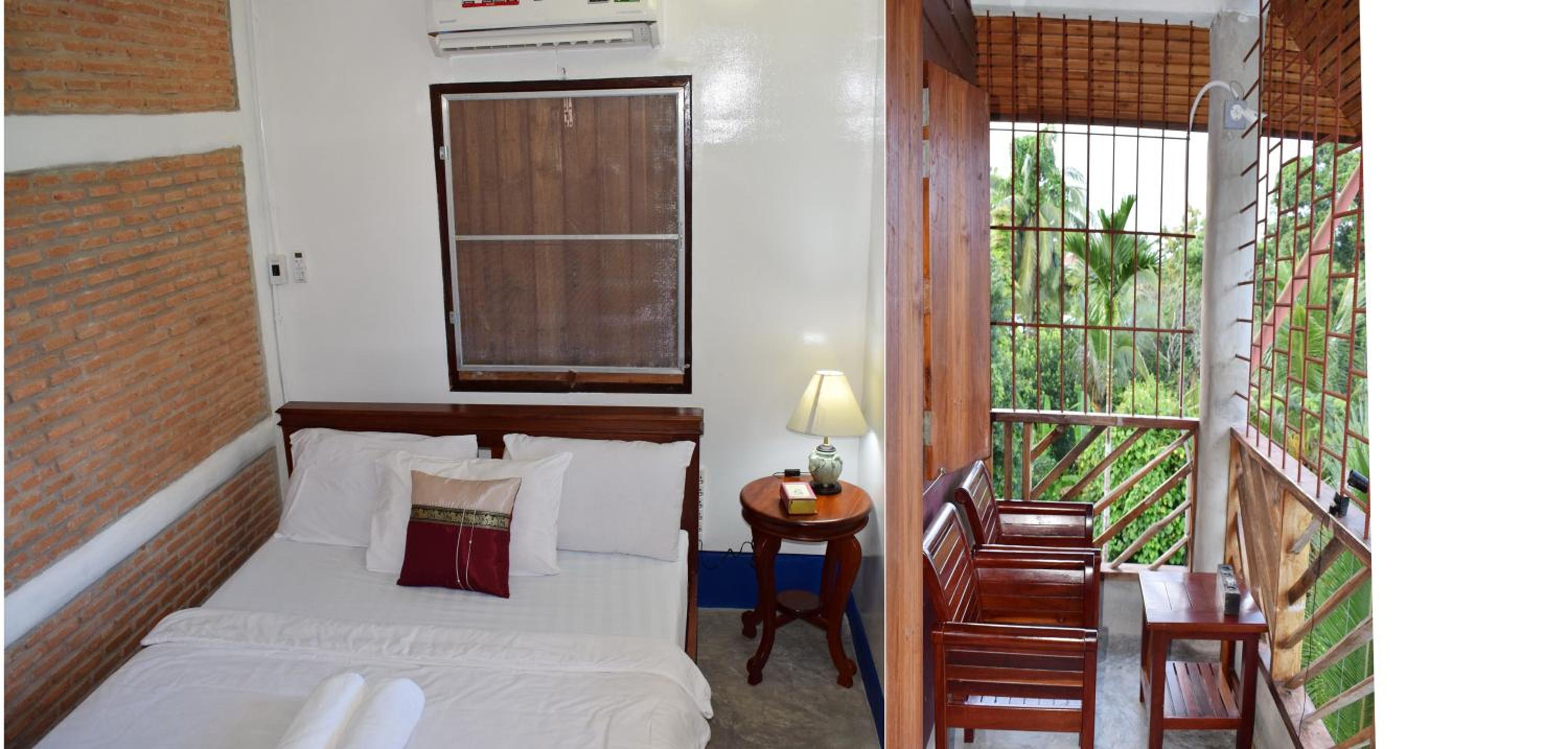 Queen Room with Balcony photo 1