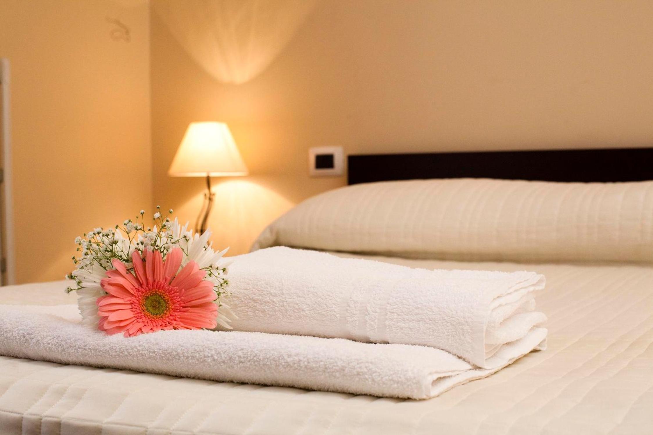 Double Room - Photo 14