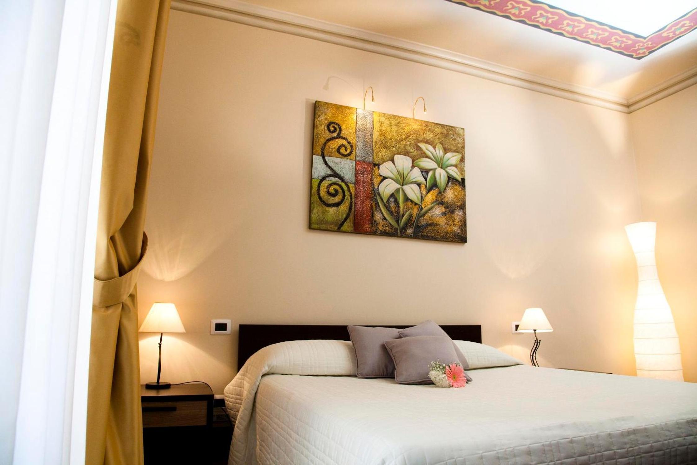 Double Room - Photo 11