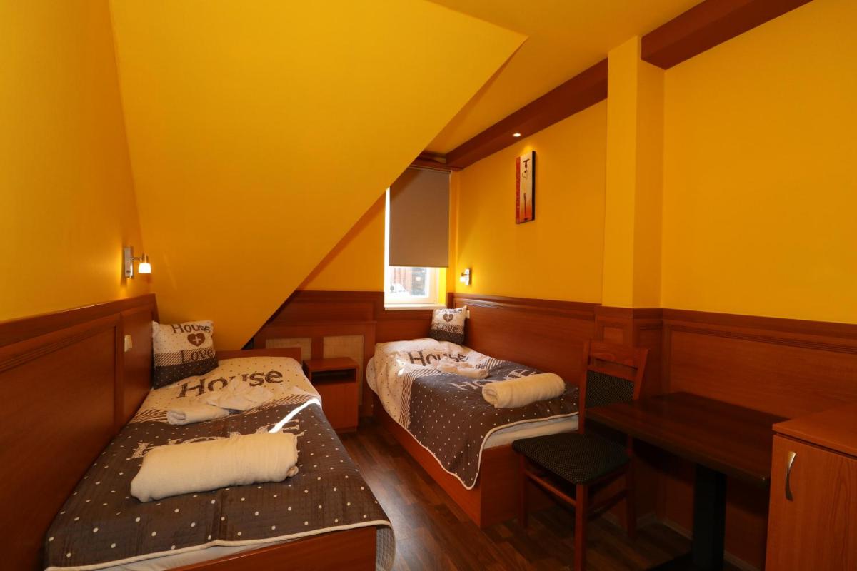 Double or Twin Room photo 2
