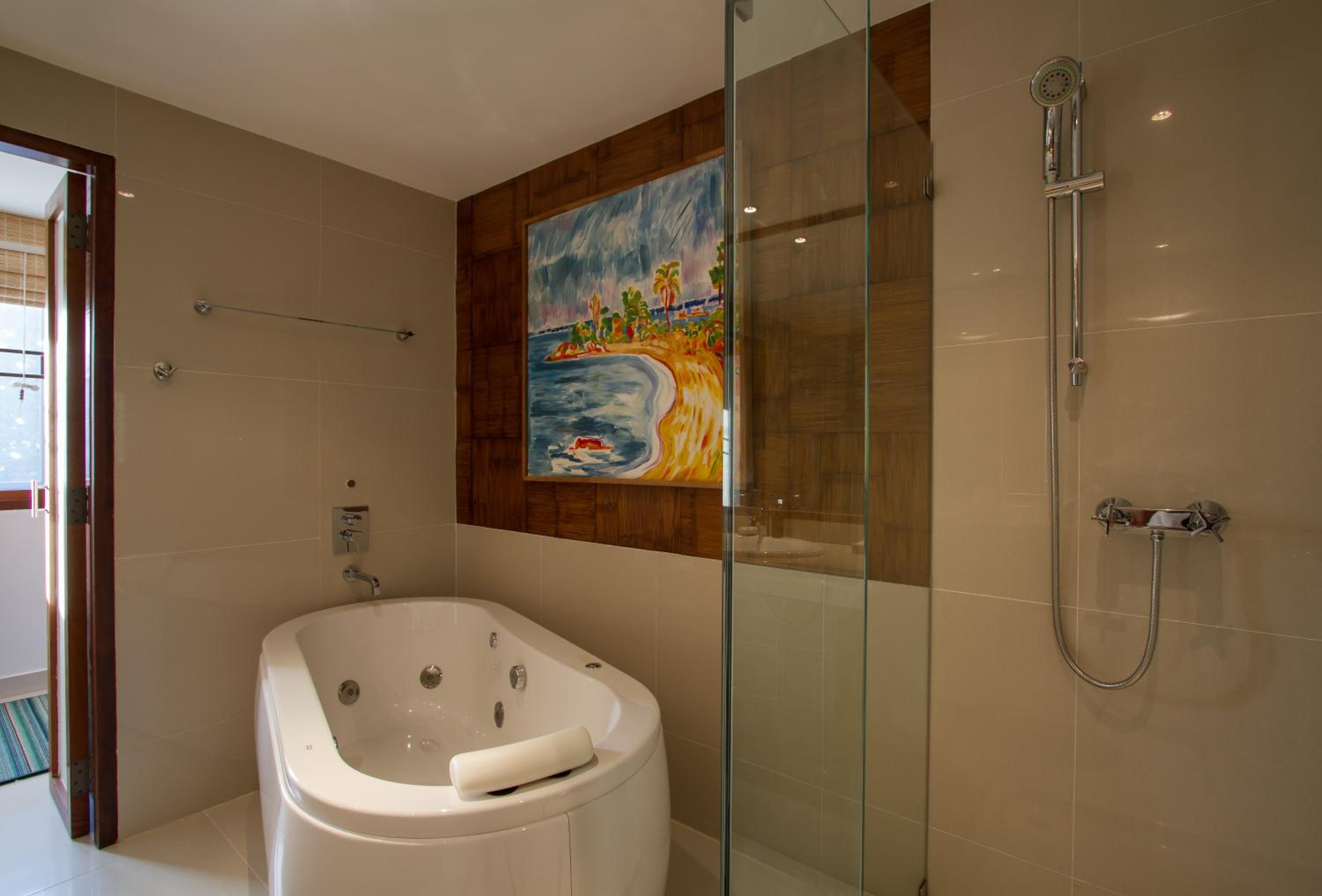 Royale Wing Suite - Photo 3