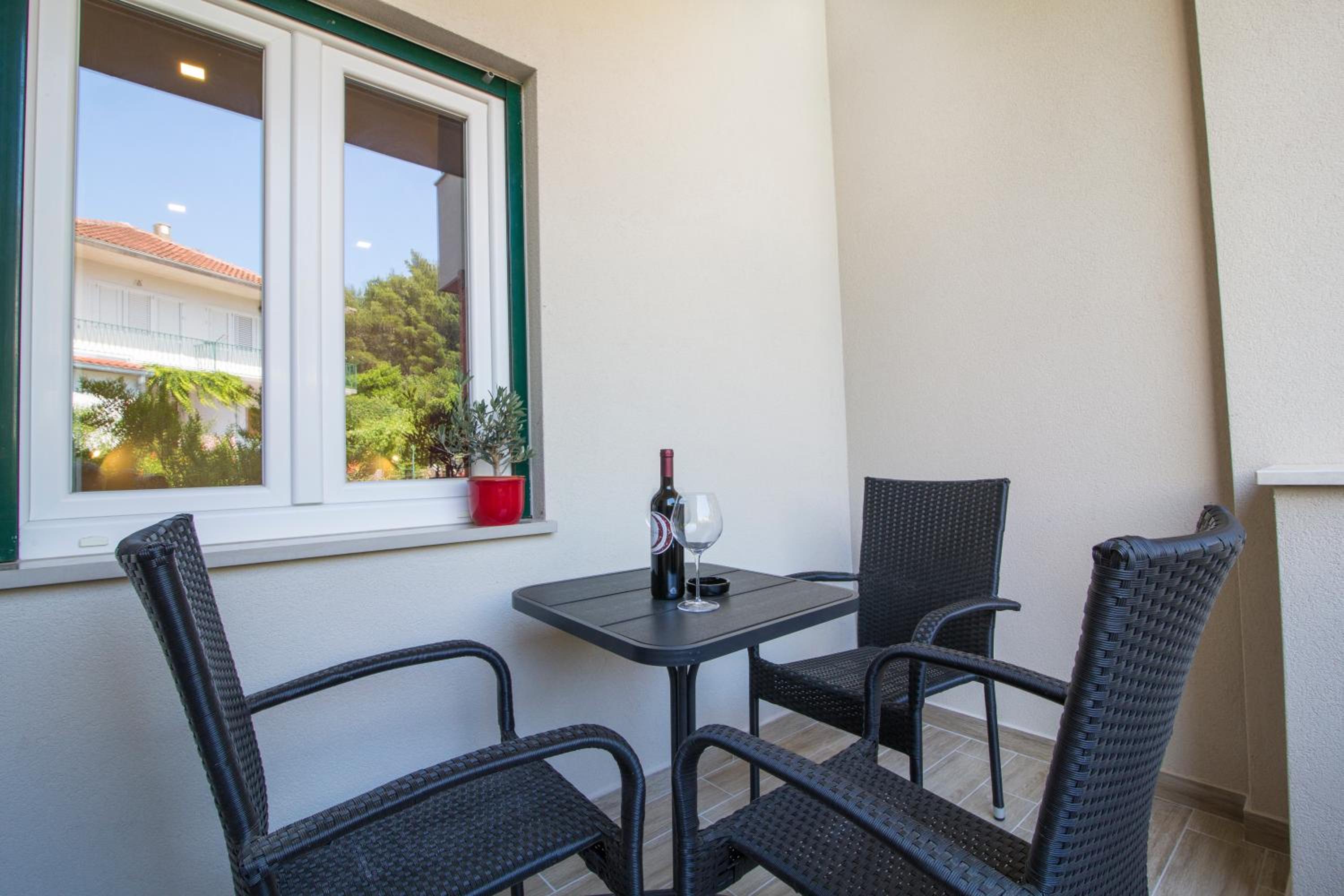 Apartment with Garden View - Photo 2