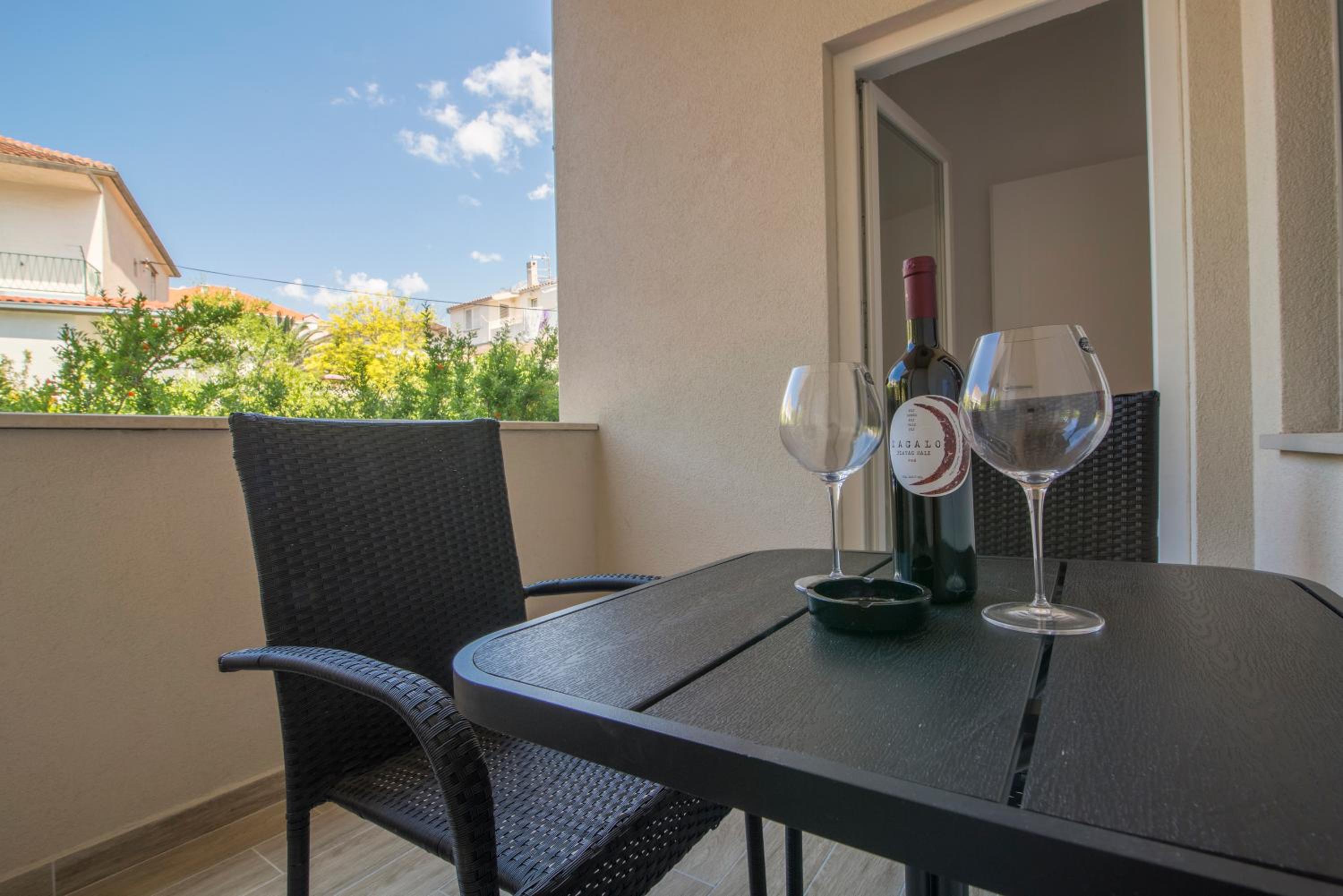 Apartment with Garden View - Photo 31