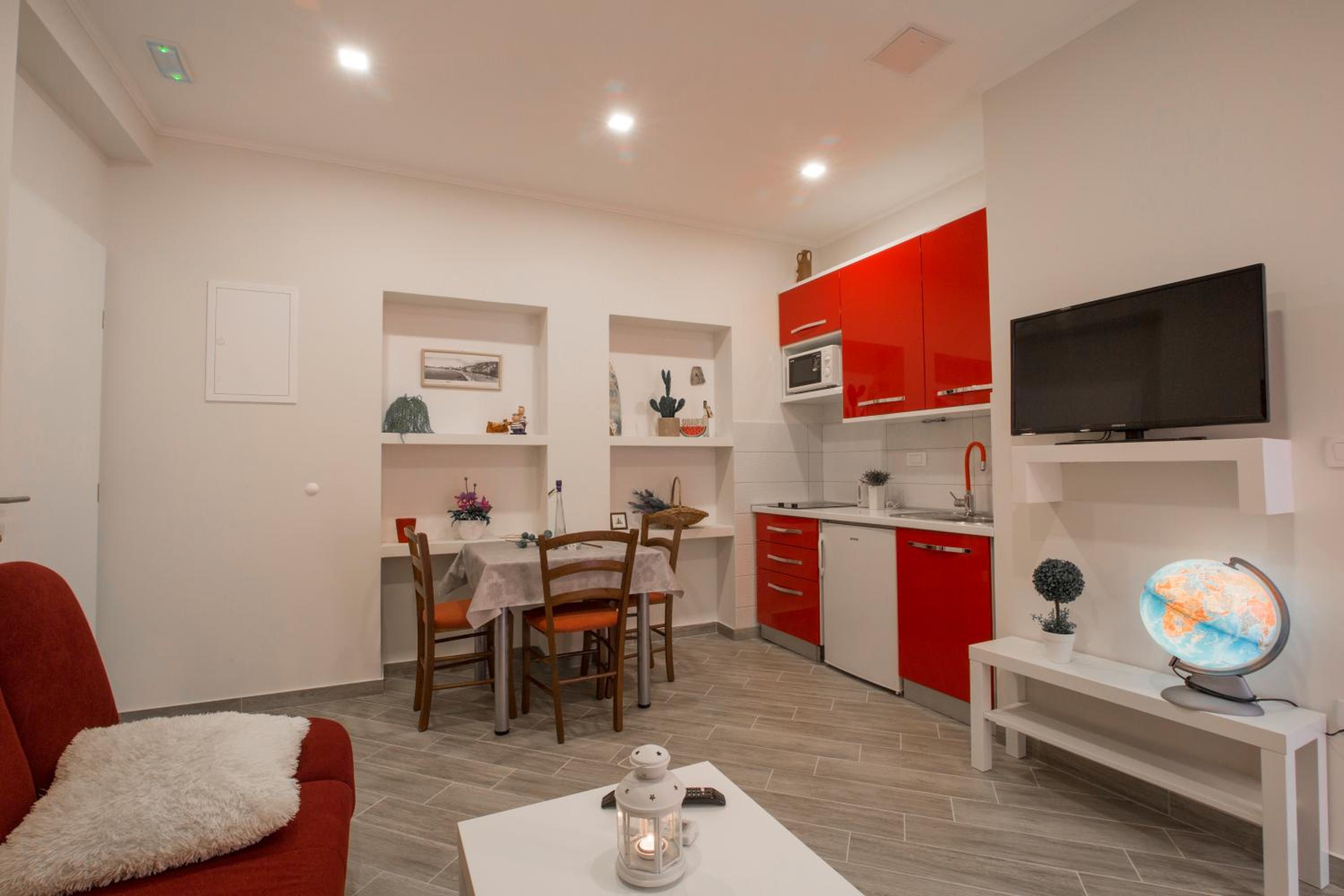 Apartment with Garden View - Photo 10