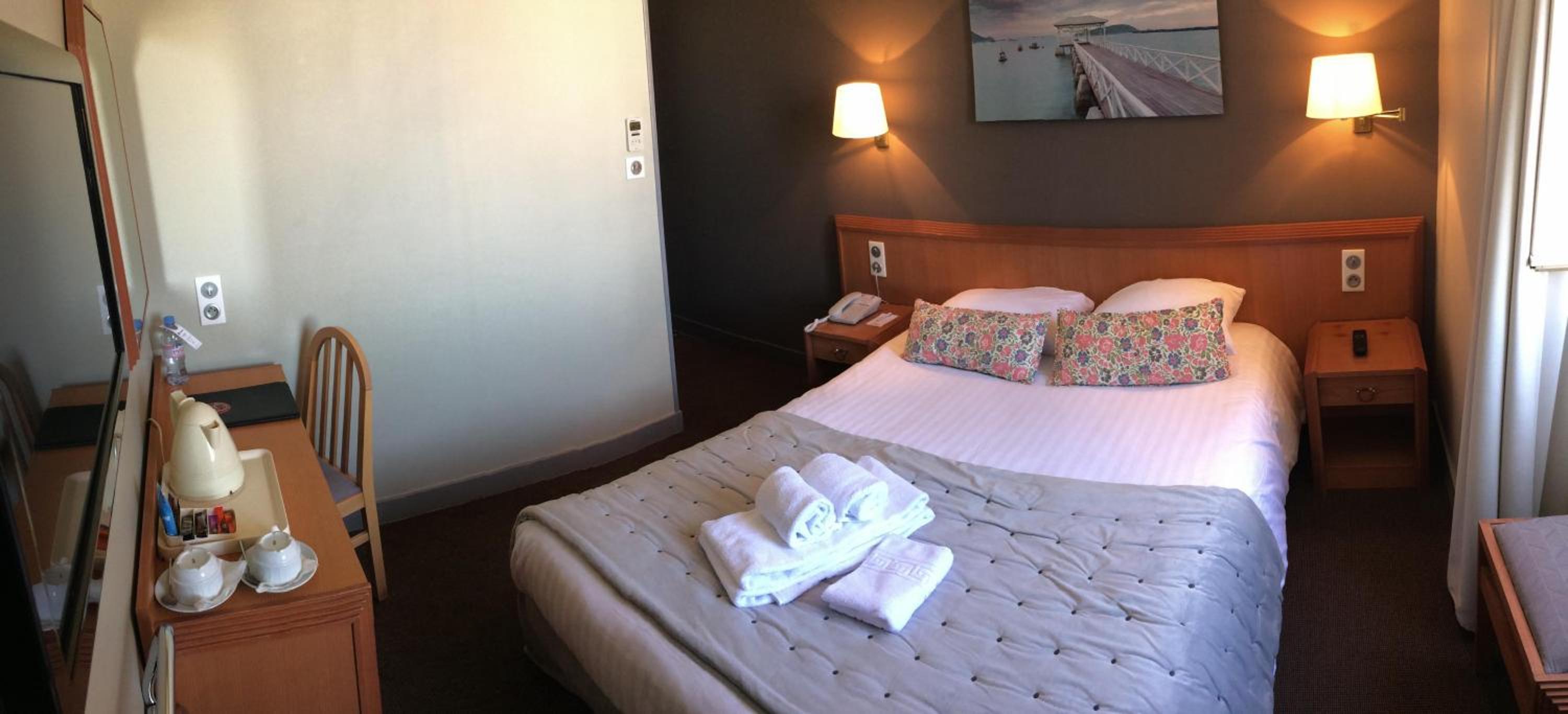 Standard Double Room - Photo 7