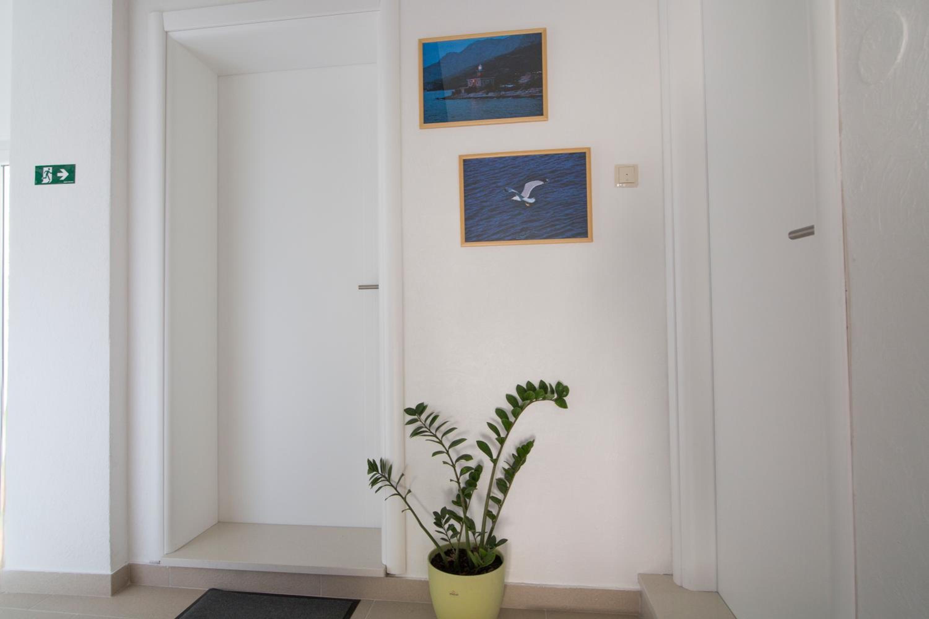 Apartment with Garden View - Photo 4