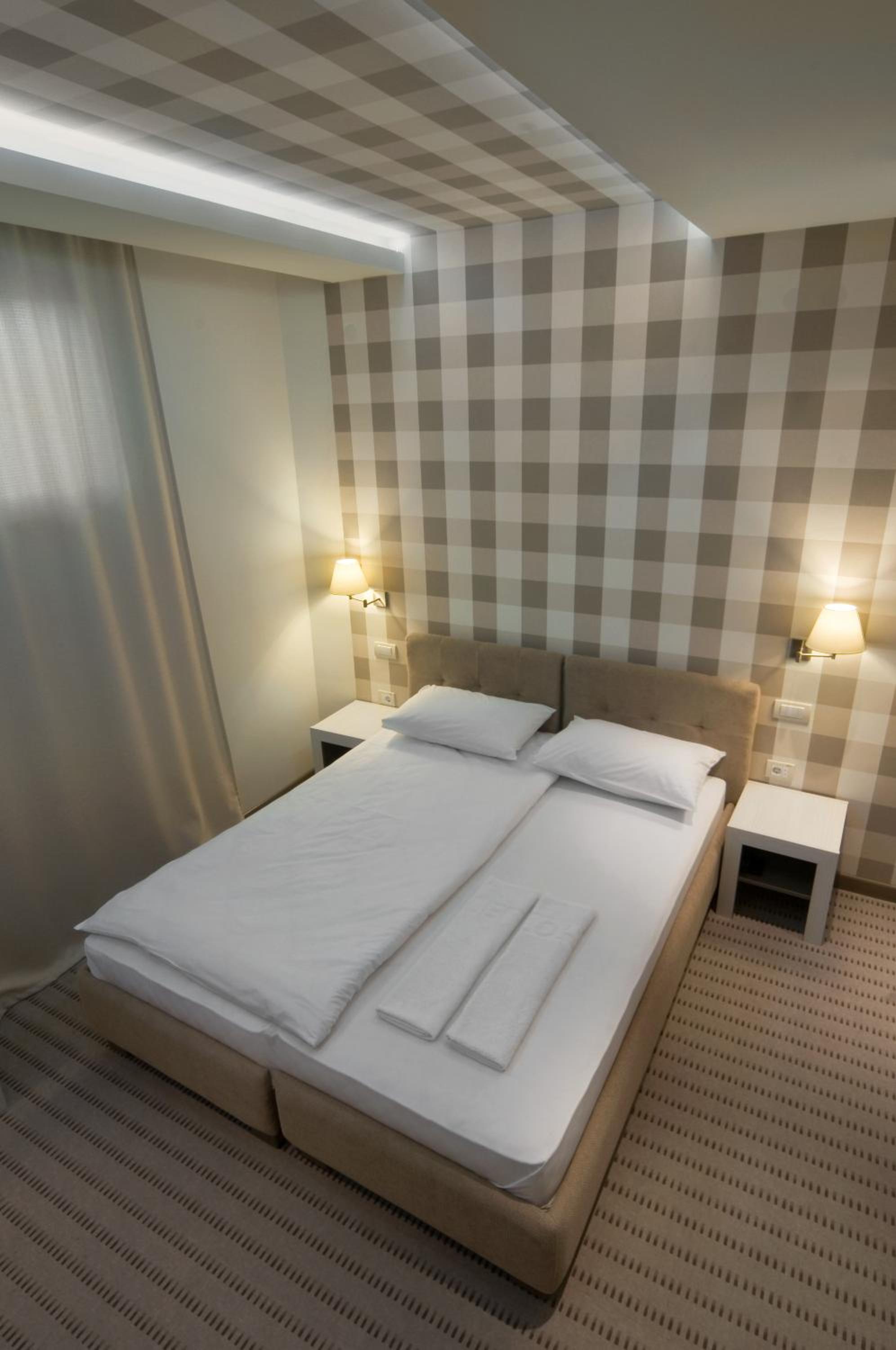 Deluxe Double Room - Photo 5