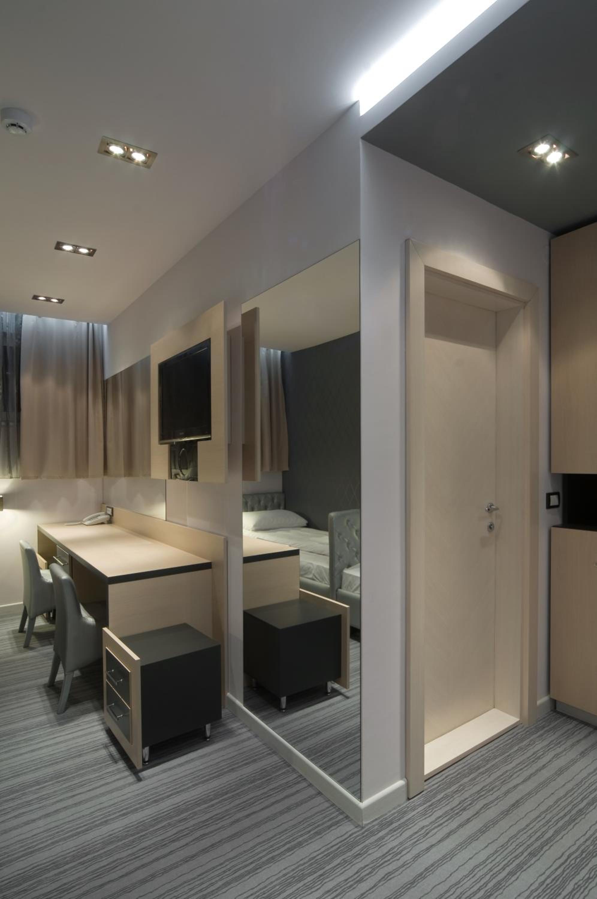Twin Room - Photo 7