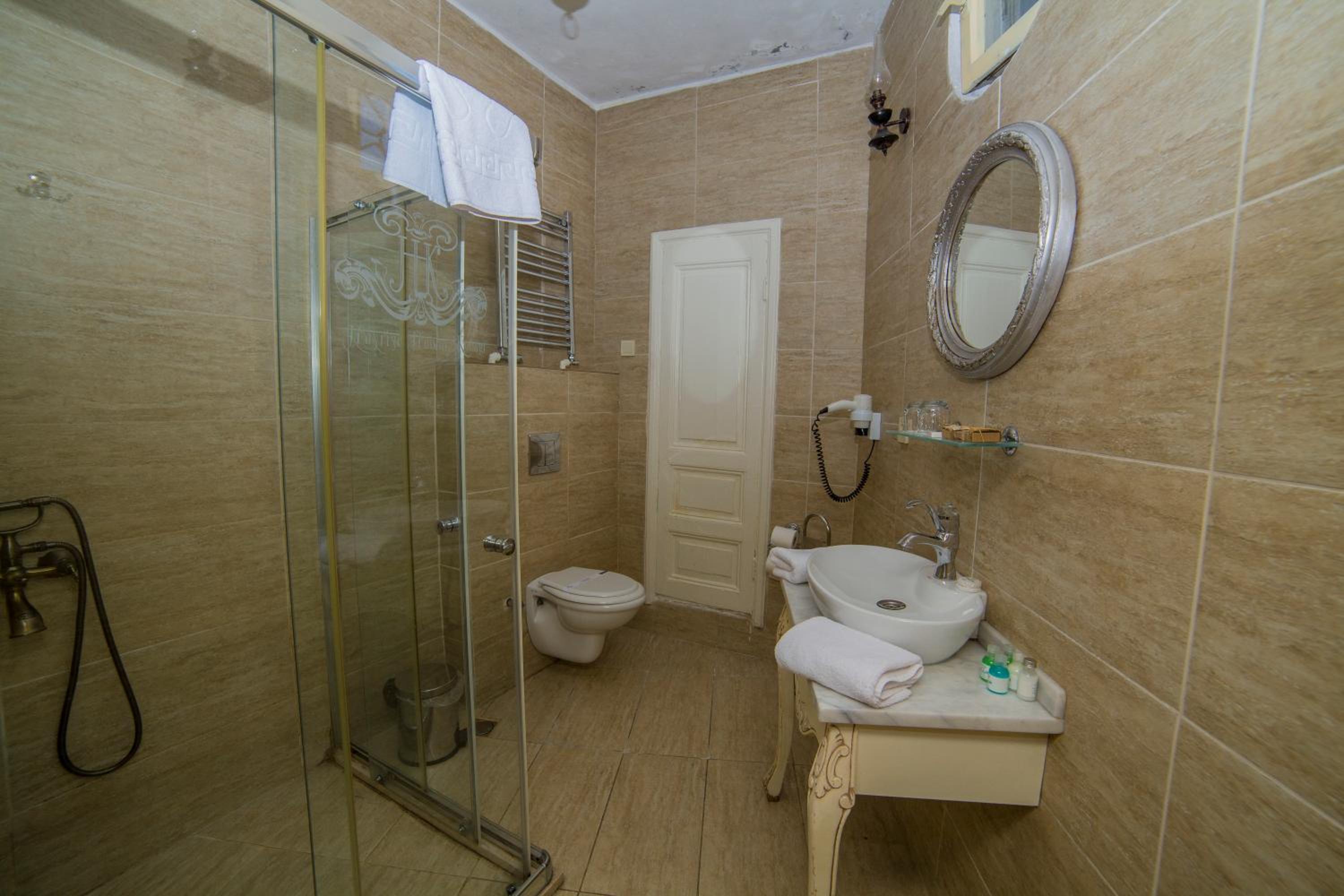 Economy Double Room photo 3