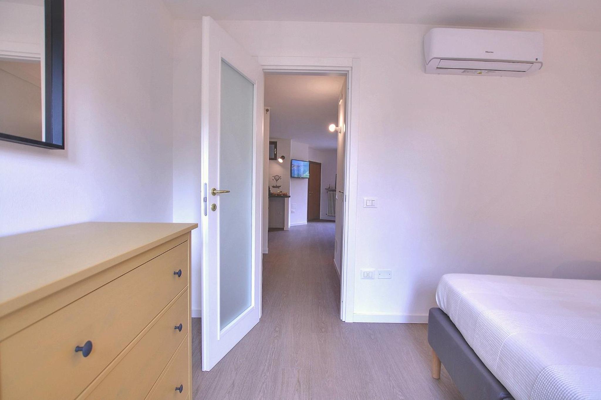 Apartment with Terrace - Photo 23