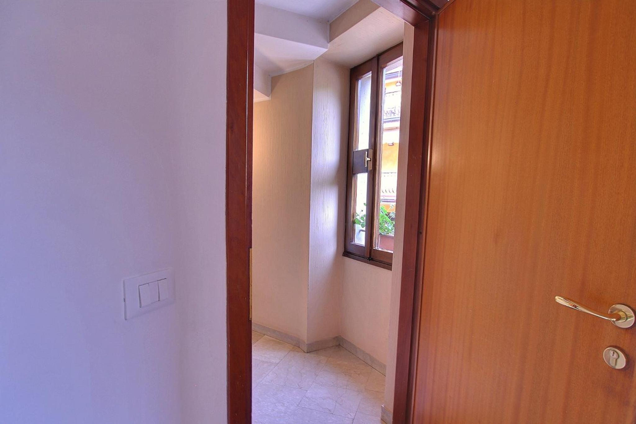 Apartment with Terrace - Photo 2