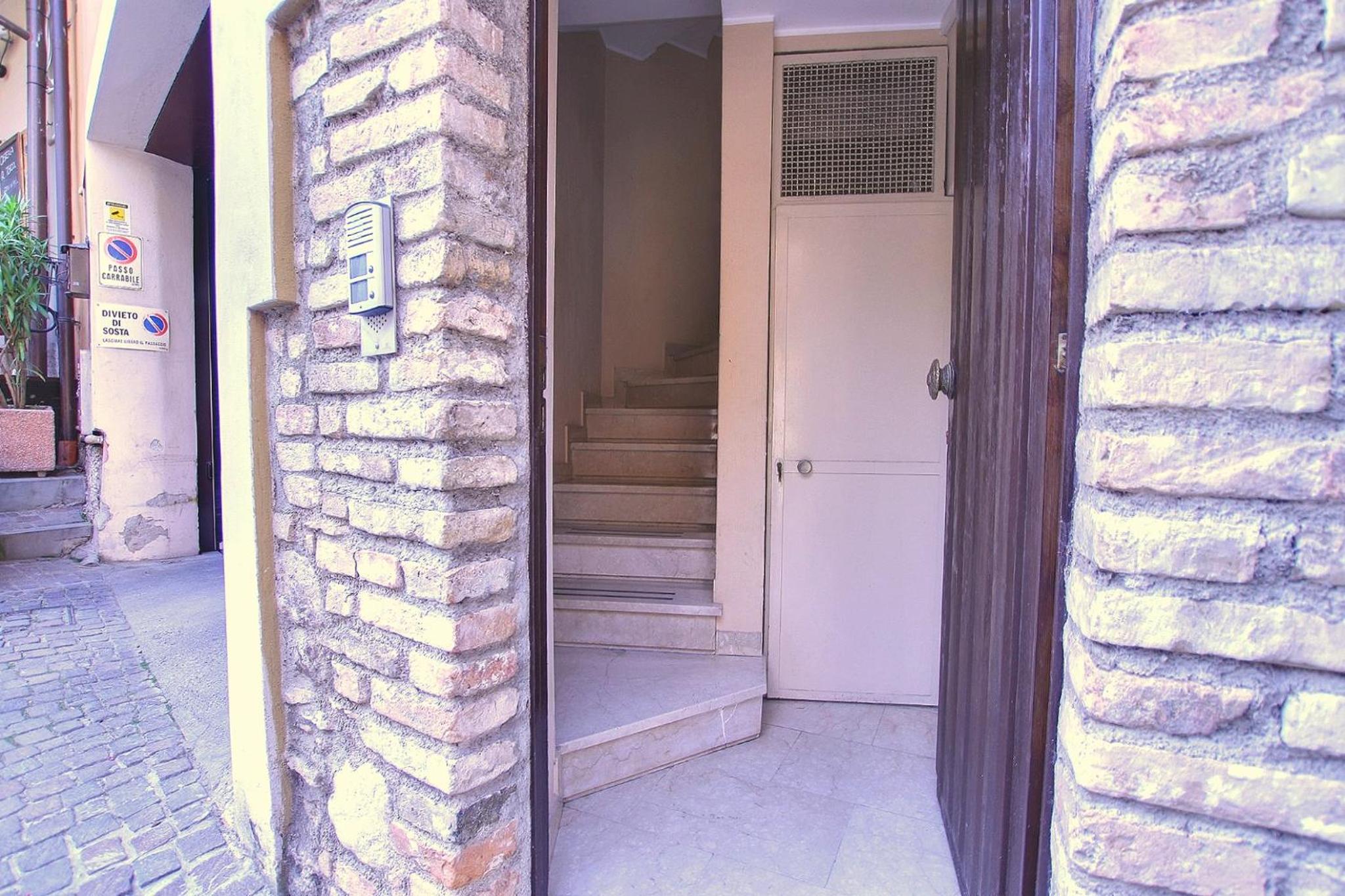 Apartment with Terrace - Photo 8