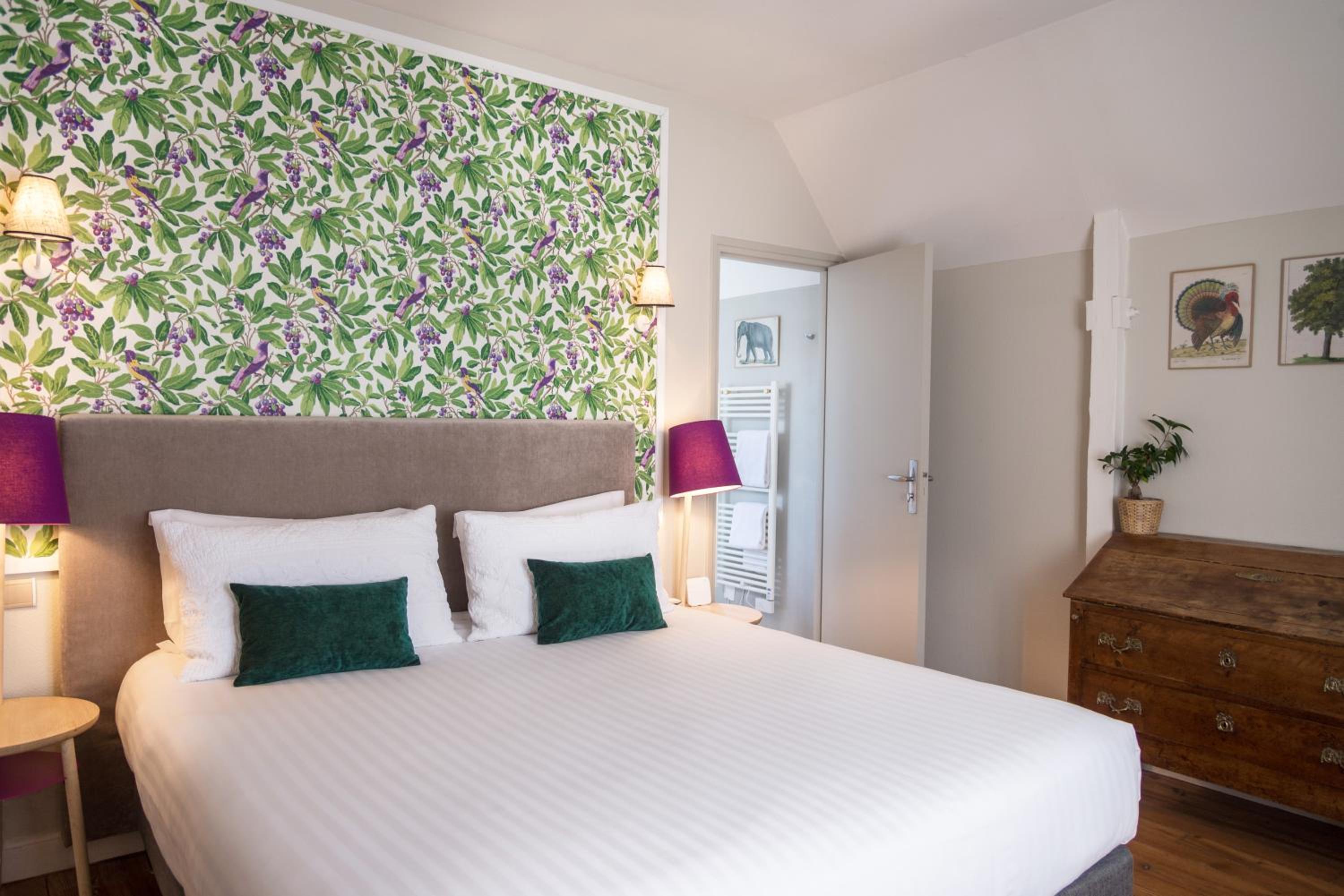Superior Double or Twin Room - Photo 7