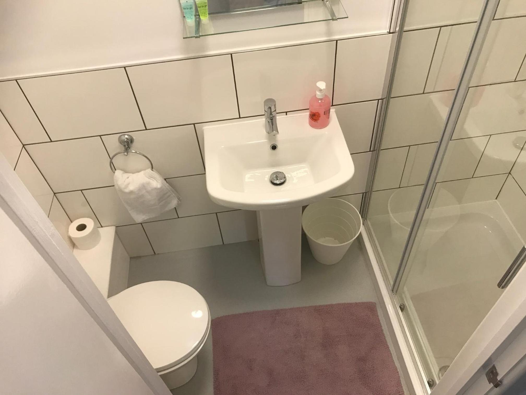 Double Room with Private Bathroom photo 3