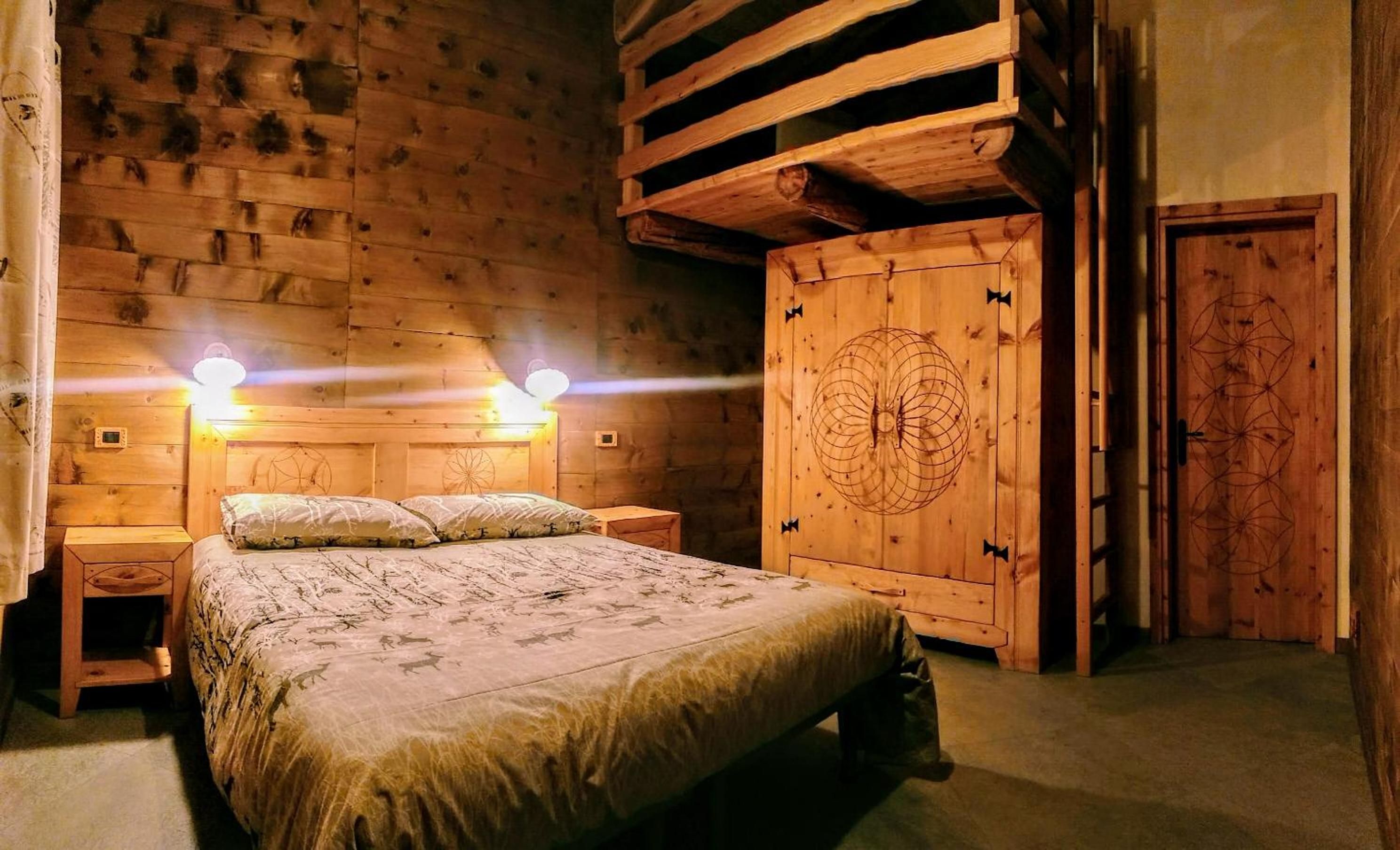 Quadruple Room with Private Bathroom - Photo 2