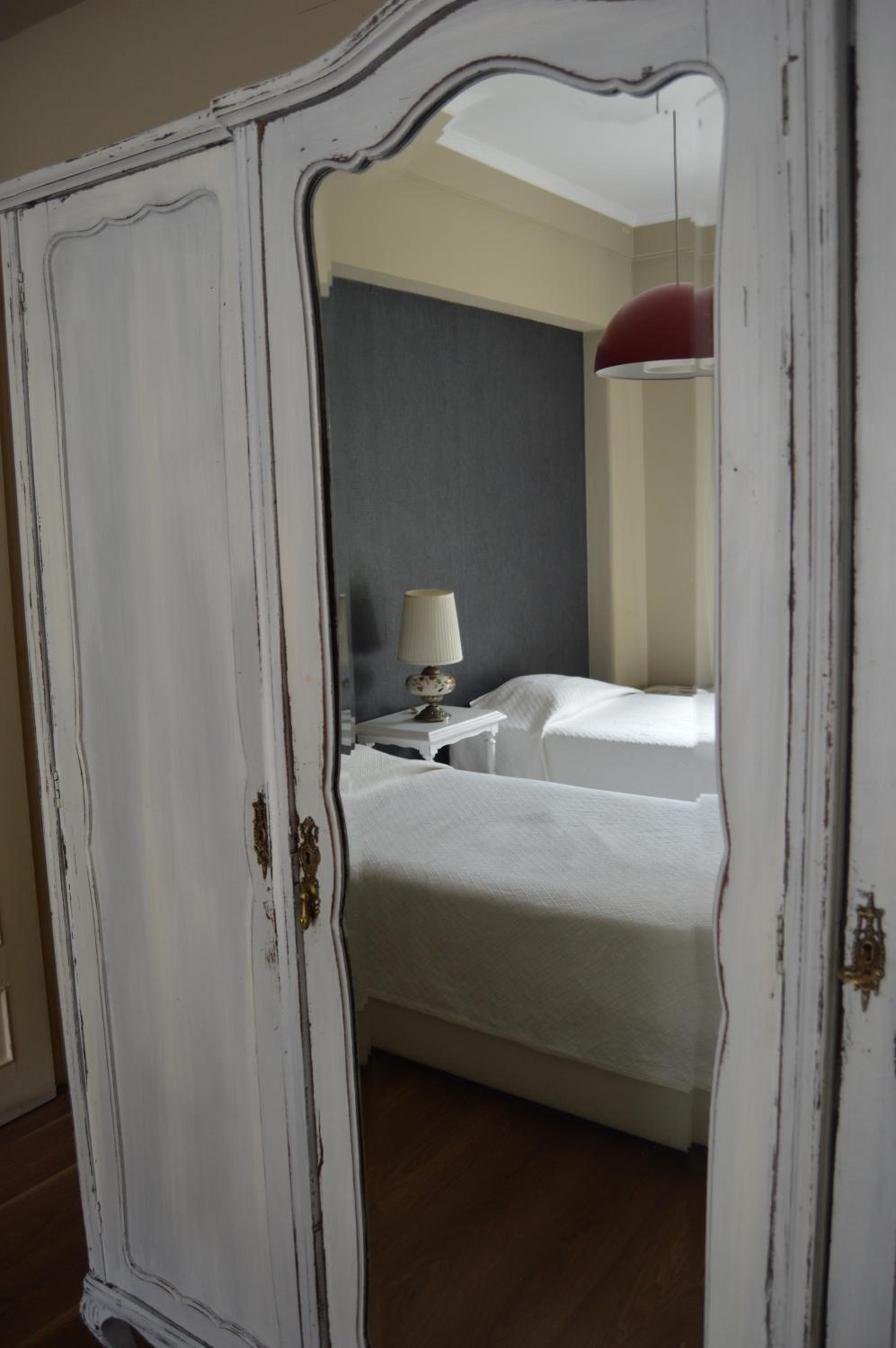 Double or Twin Room with Balcony and Shared Bathroom photo 1