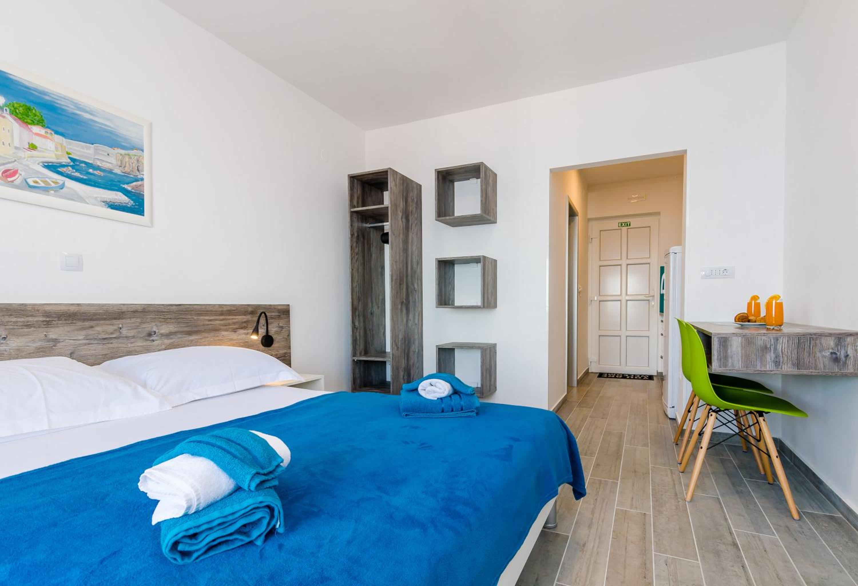 Studio Apartment with Balcony and Sea View