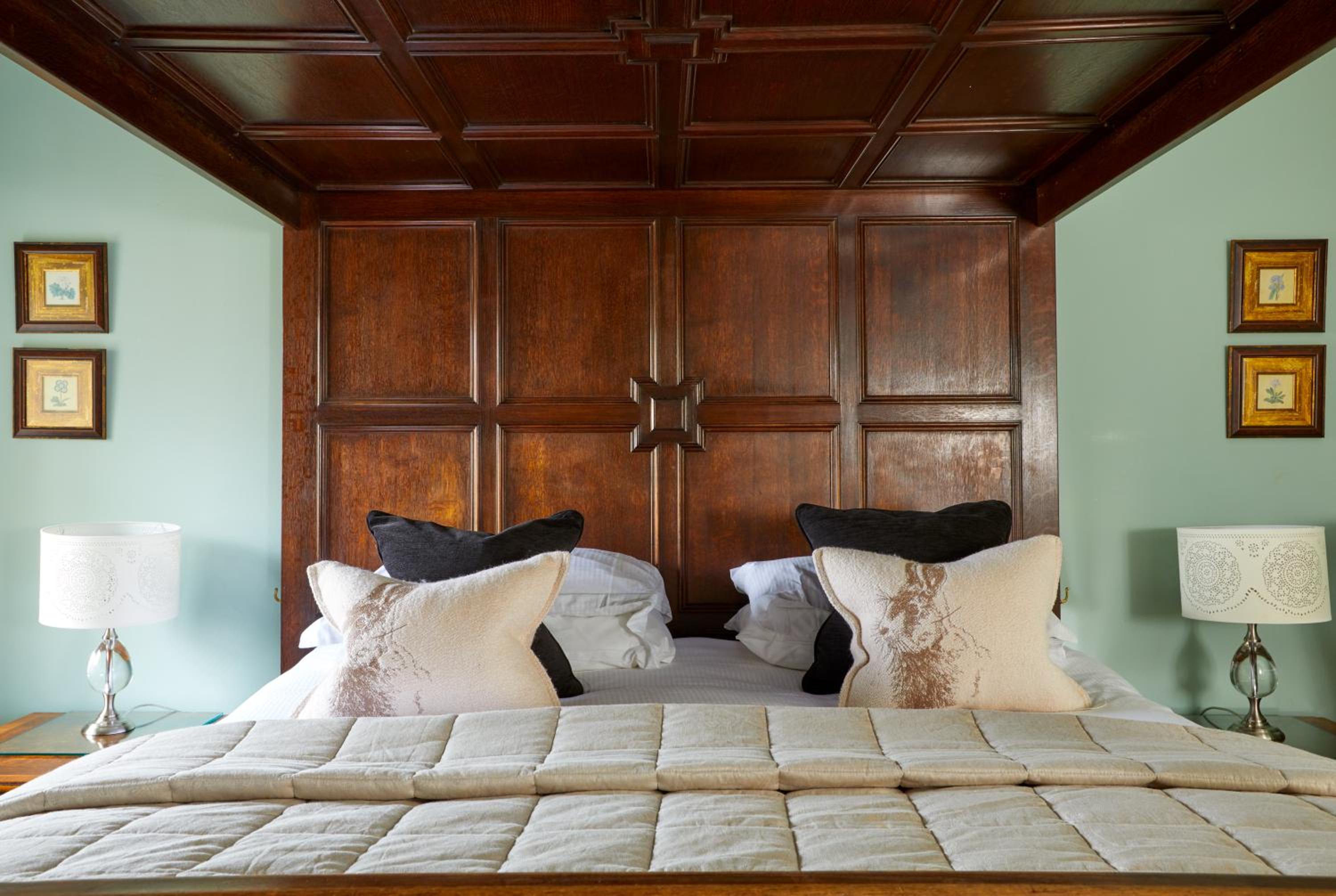 Deluxe Double Room with Four-Poster Bed photo 3