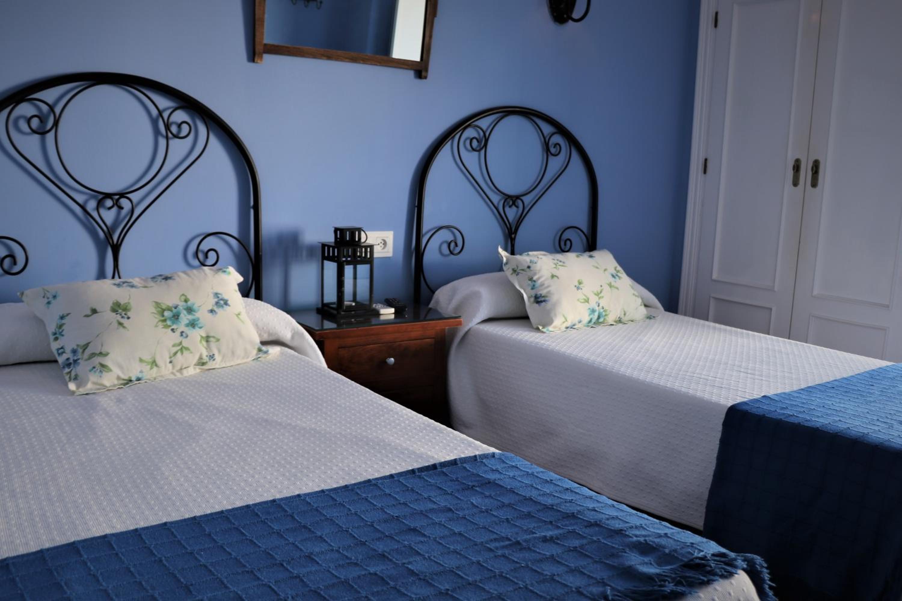 Budget Double Room photo 2
