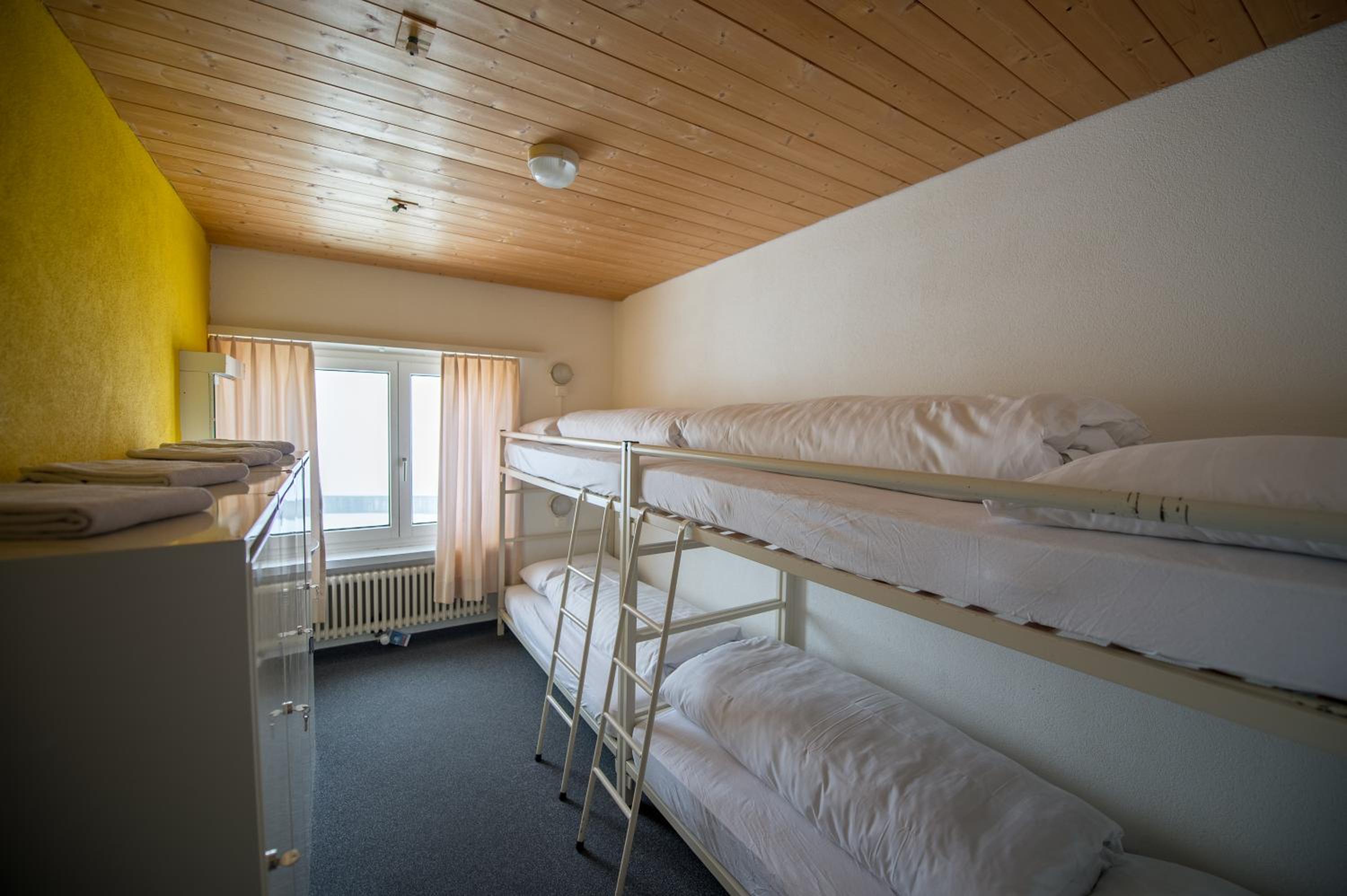 Quadruple Room with Shared Bathroom photo 3
