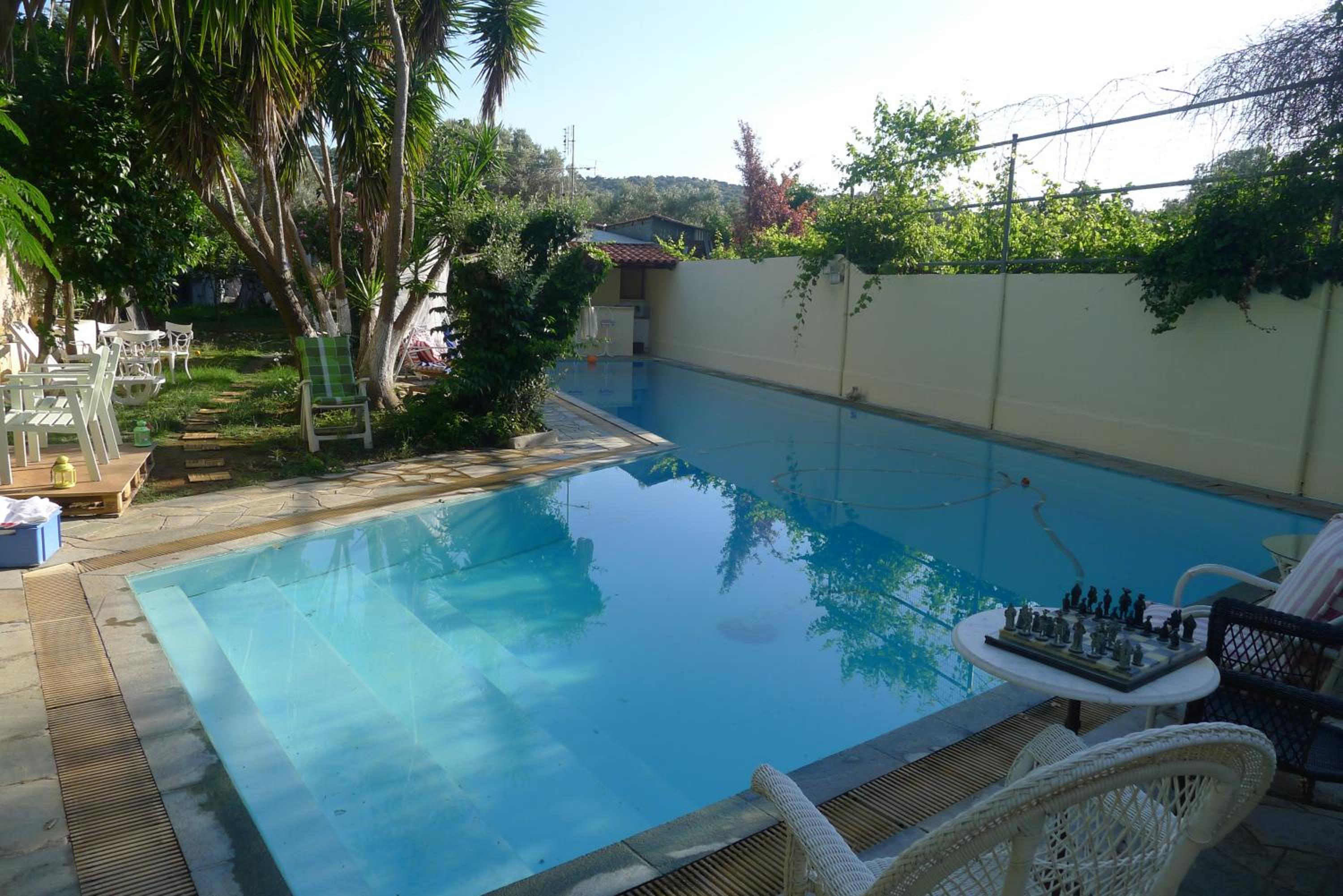 Double Room with Pool View - Photo 2