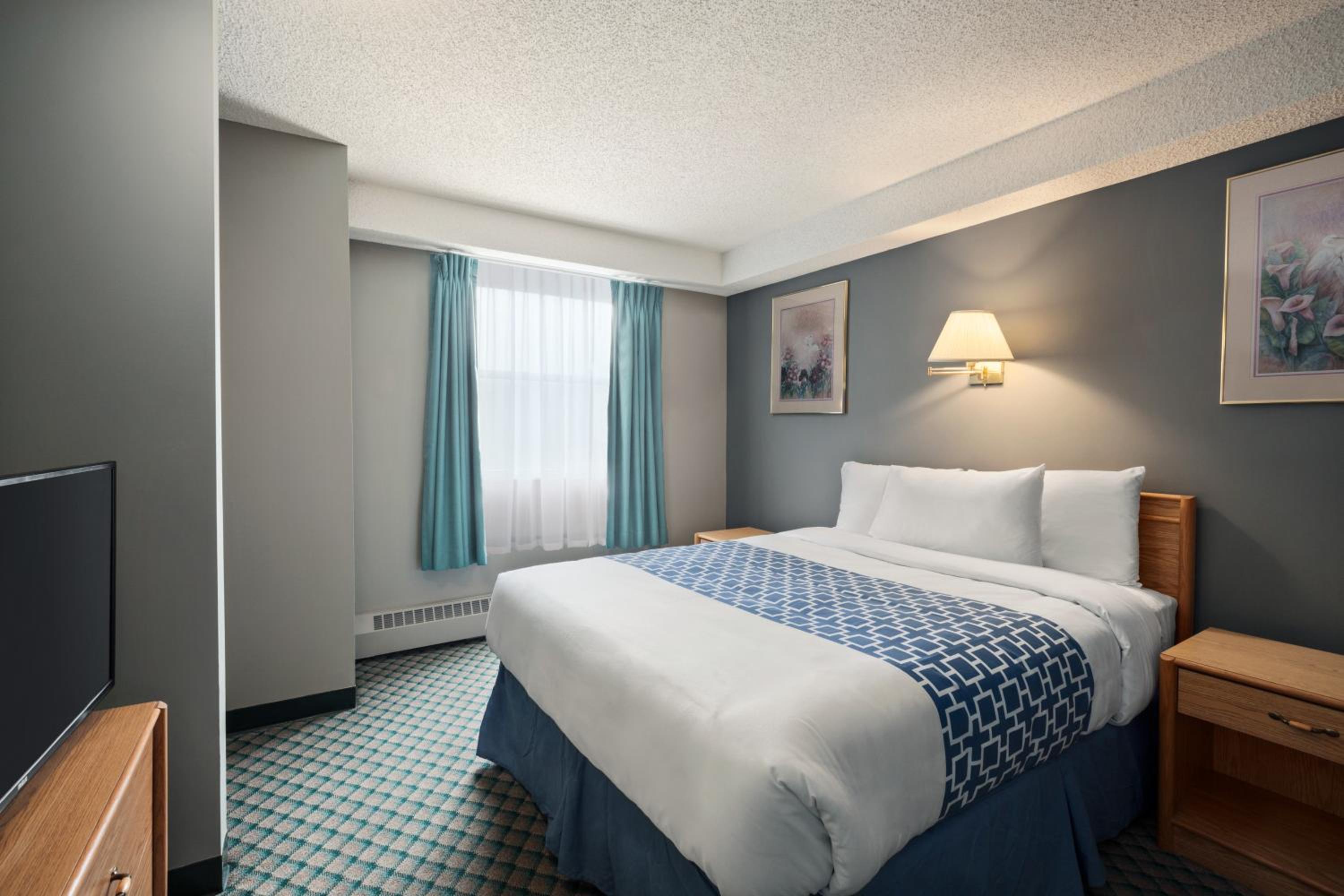 One-Bedroom Suite with Two Double Beds - Non-Smoking - Photo 5