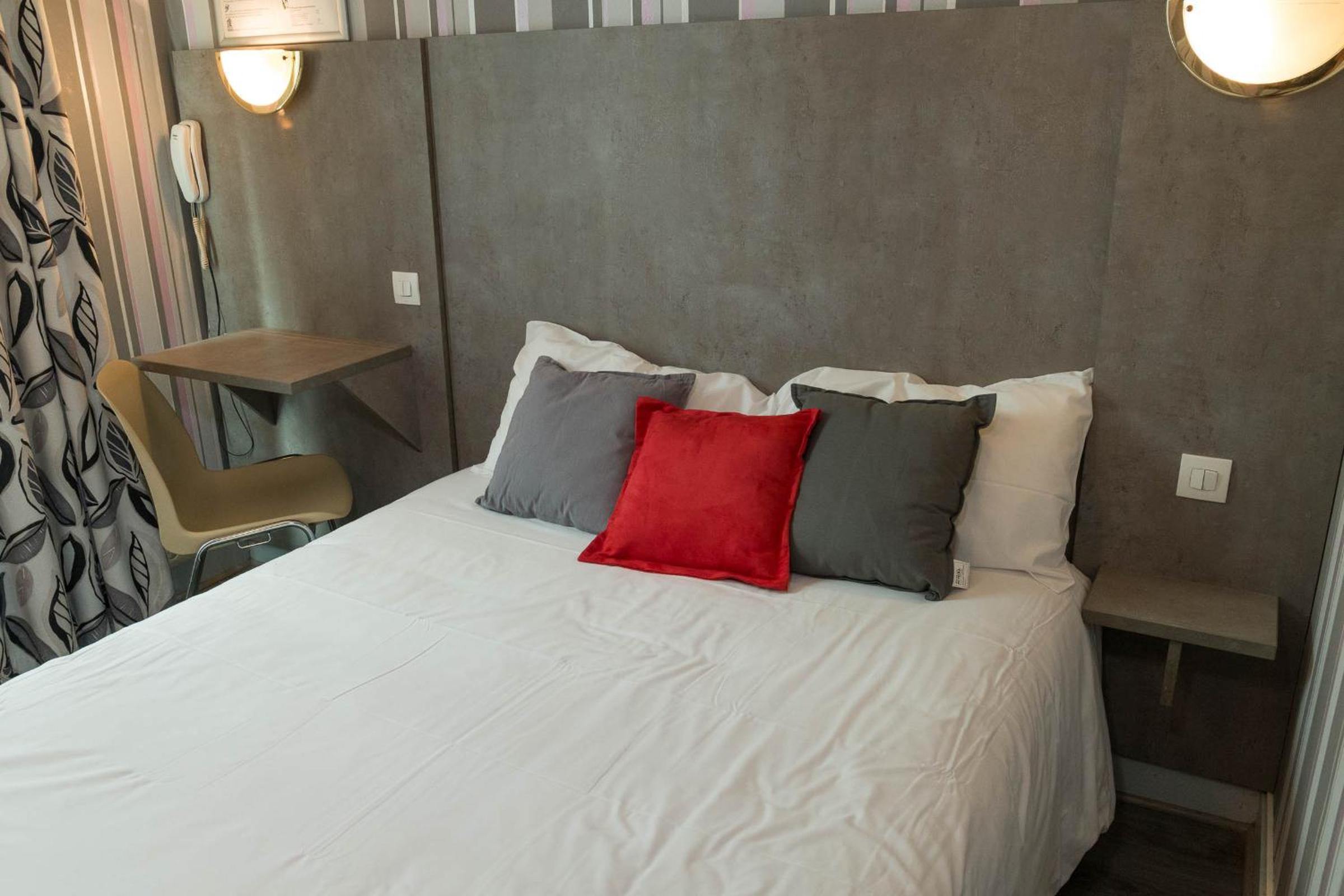 Single Room photo 2