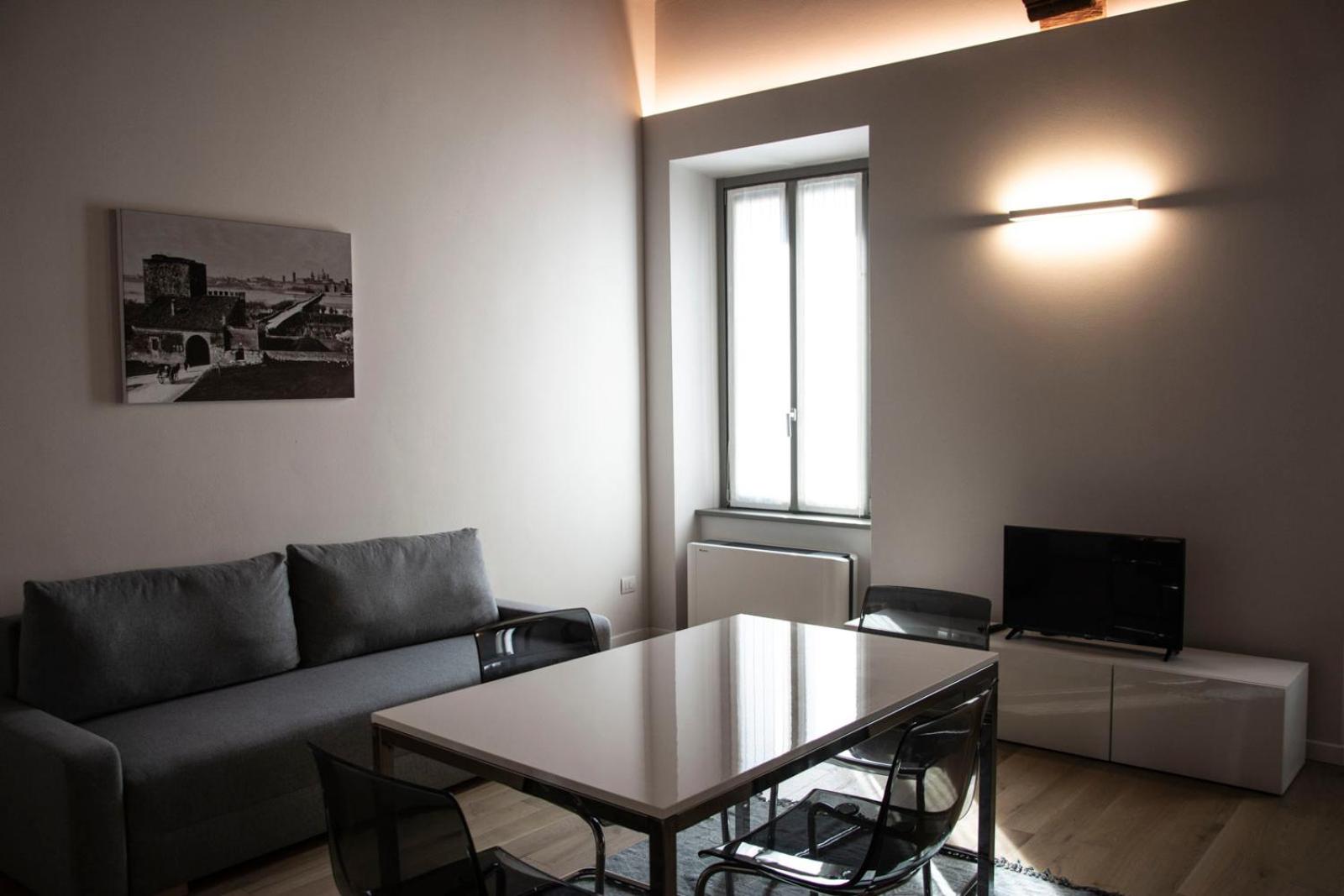 One-Bedroom Apartment - Photo 8