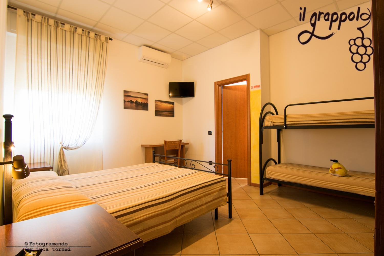 Triple Room with Private Bathroom photo 2