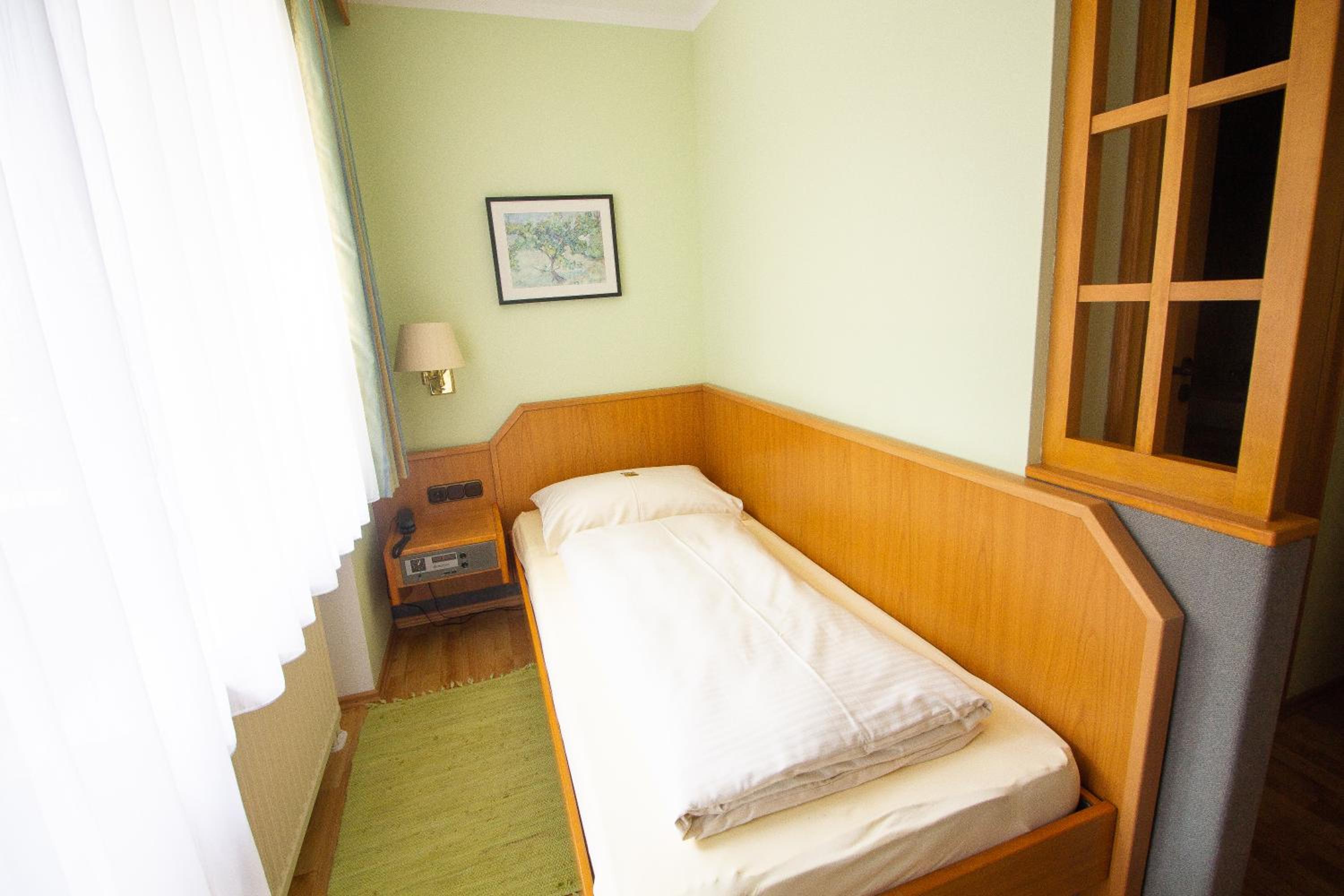 Single Room photo 3