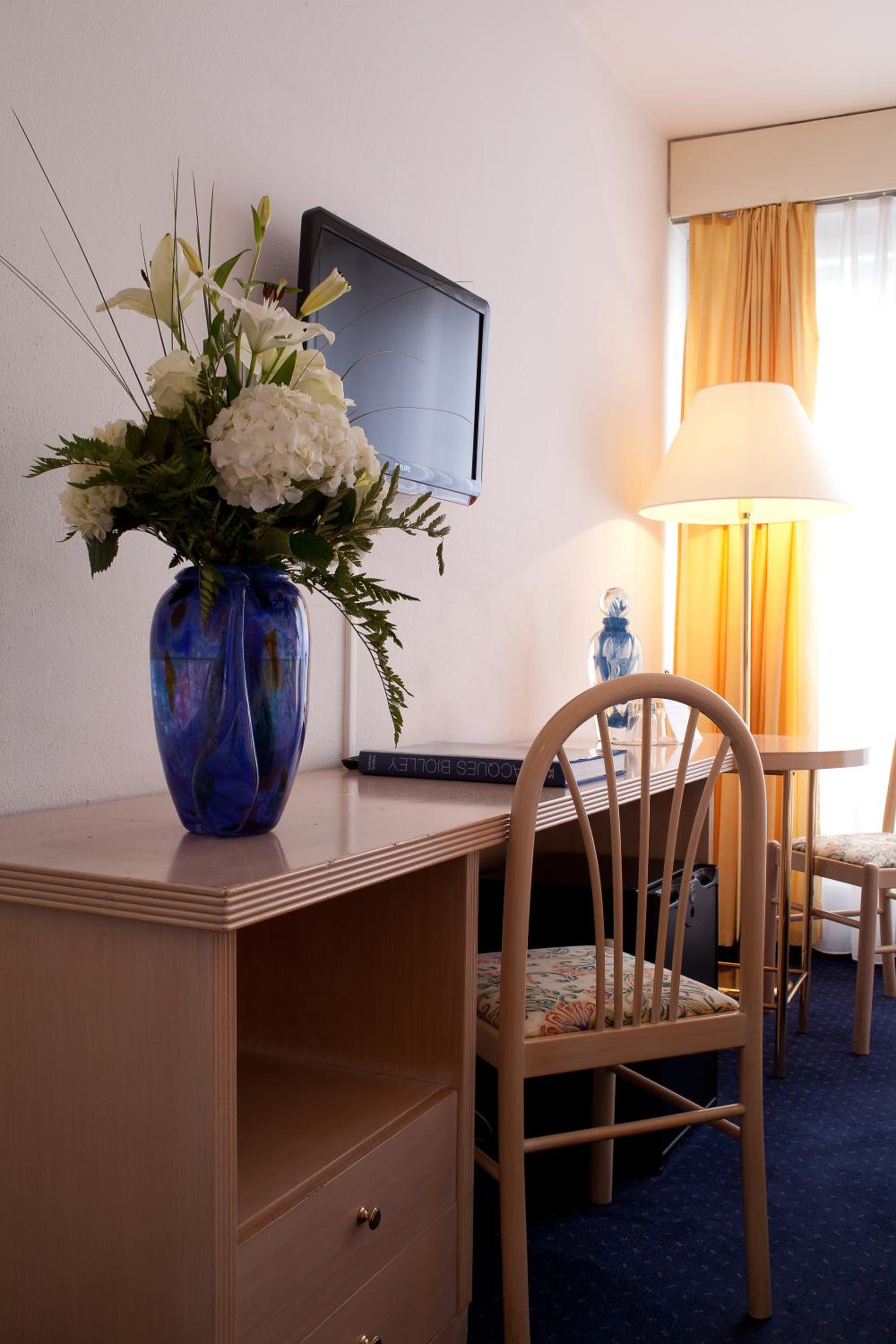 Double or Twin Room with Kitchenette - Photo 2